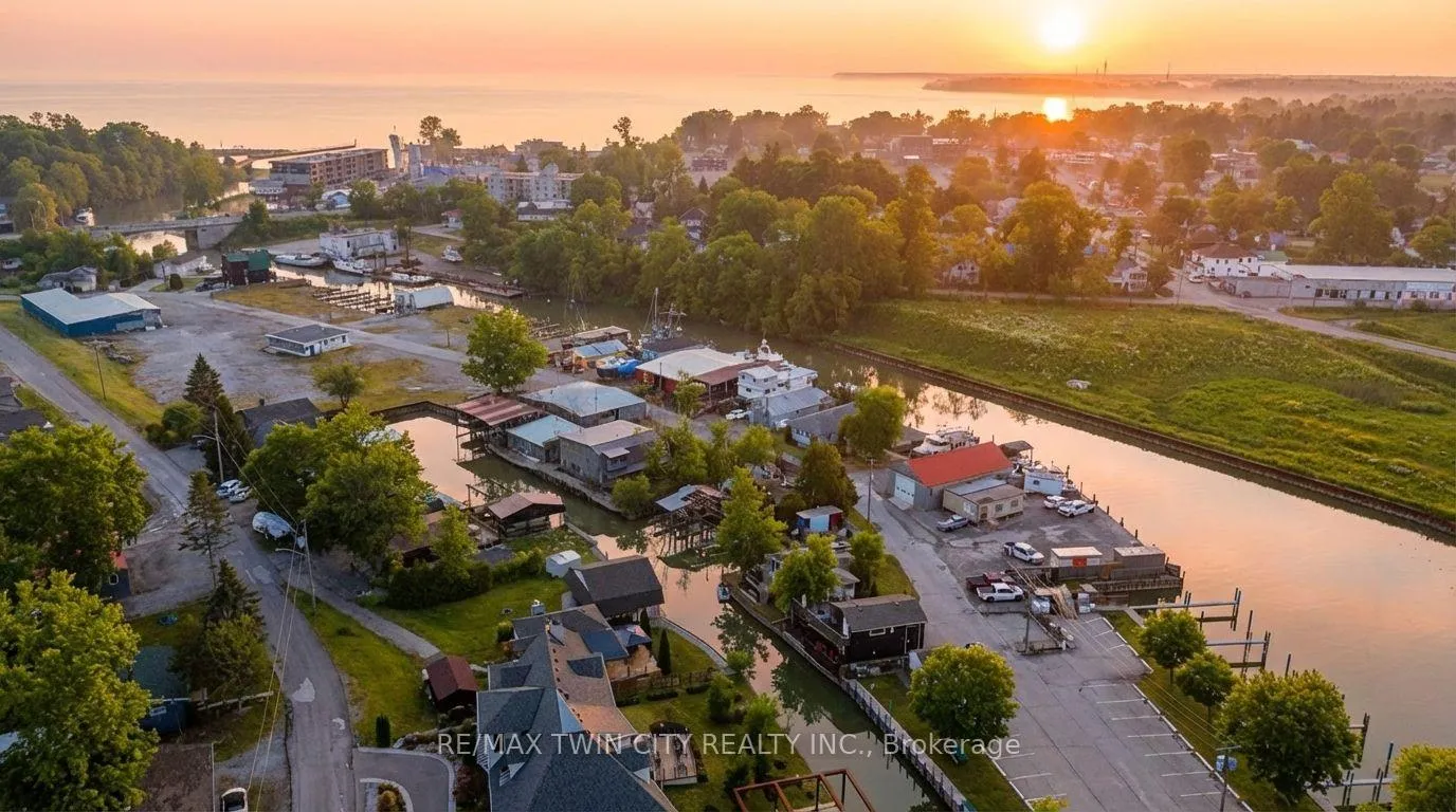 Photo 36 of 52 River Drive, Norfolk, Port Dover — HOMEH