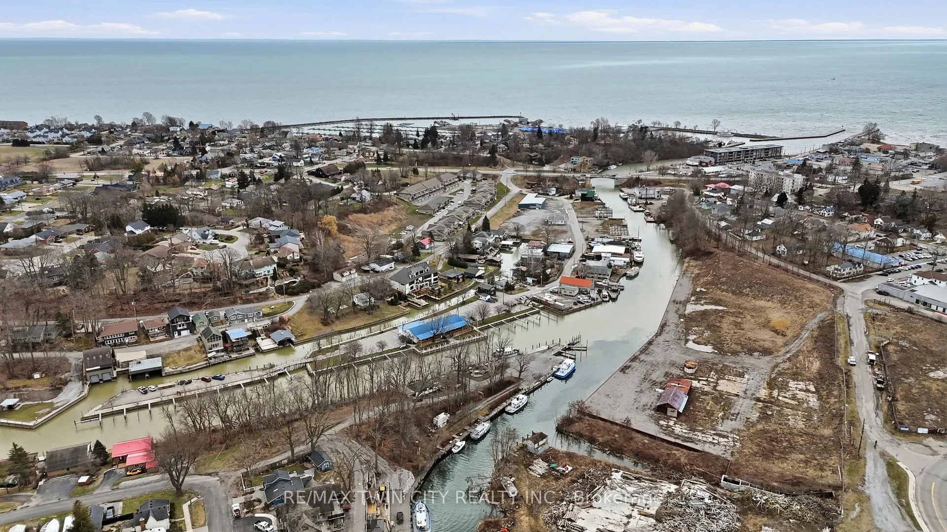 Photo 40 of 52 River Drive, Norfolk, Port Dover — HOMEH