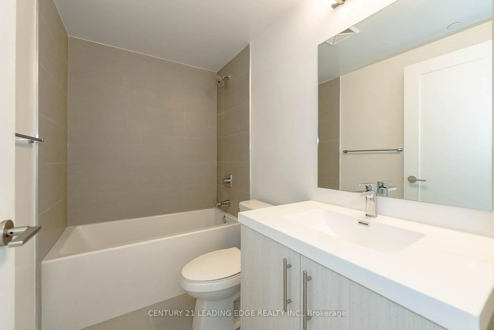 Photo 6 of Unit 1708, 286 Main Street, Toronto, East End-Danforth — HOMEH