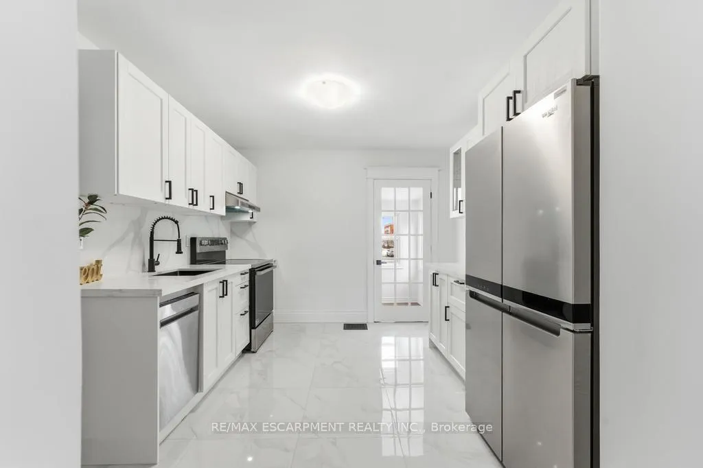 Photo 6 of 63 Argyle Avenue, Hamilton, Crown Point — HOMEH