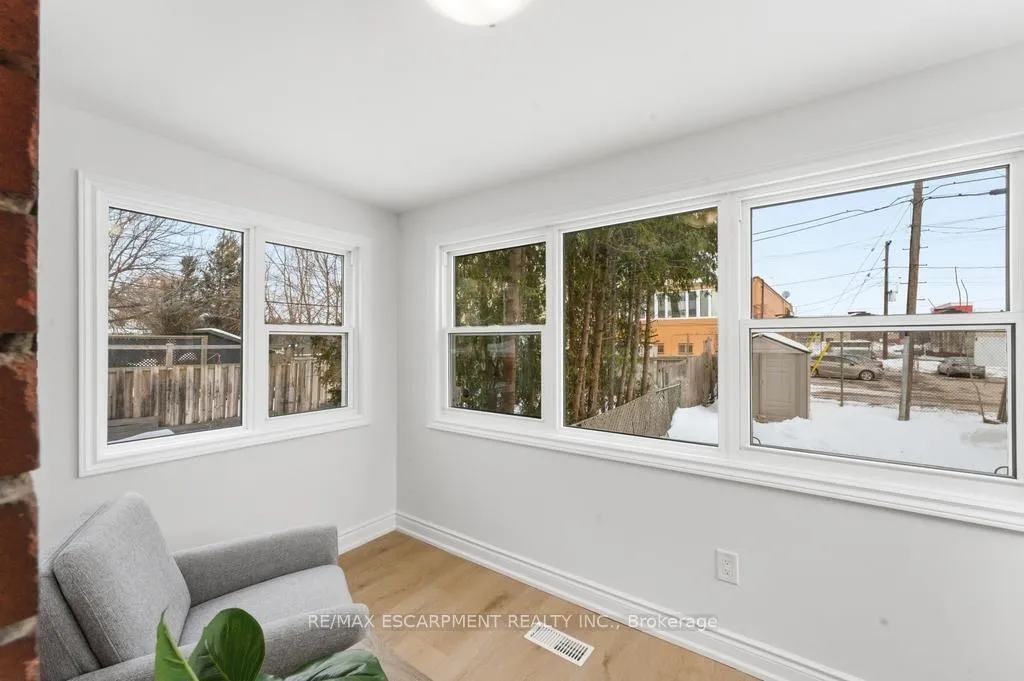 Photo 11 of 63 Argyle Avenue, Hamilton, Crown Point — HOMEH