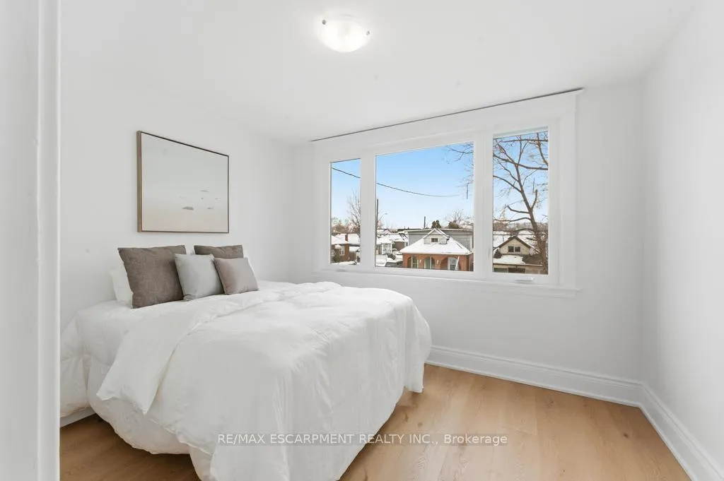 Photo 13 of 63 Argyle Avenue, Hamilton, Crown Point — HOMEH