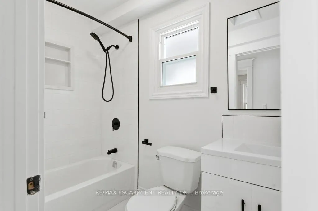 Photo 15 of 63 Argyle Avenue, Hamilton, Crown Point — HOMEH