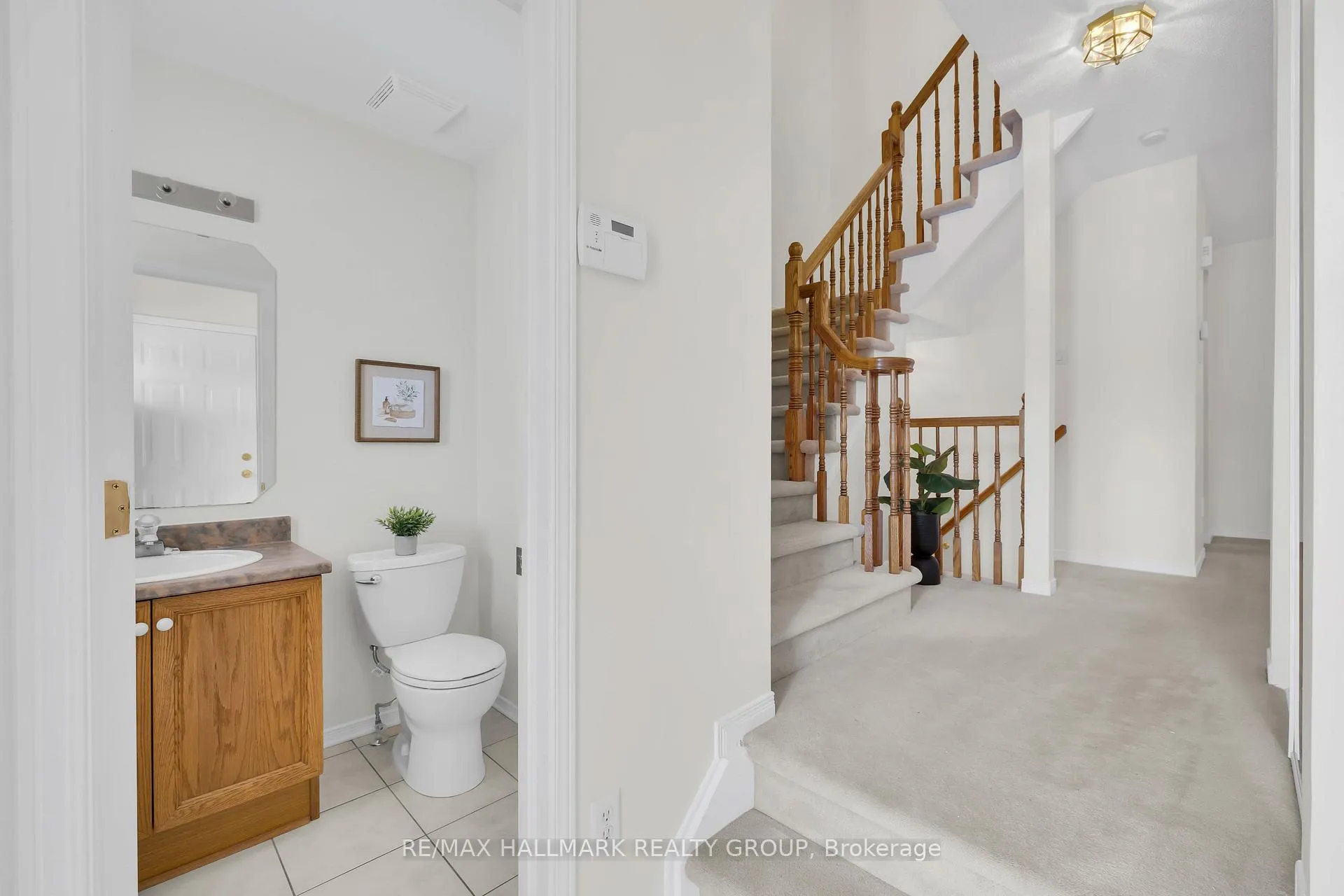 Photo 3 of 40 Goldridge Drive, Ottawa, Kanata - Kanata Lakes/Heritage Hills — HOMEH