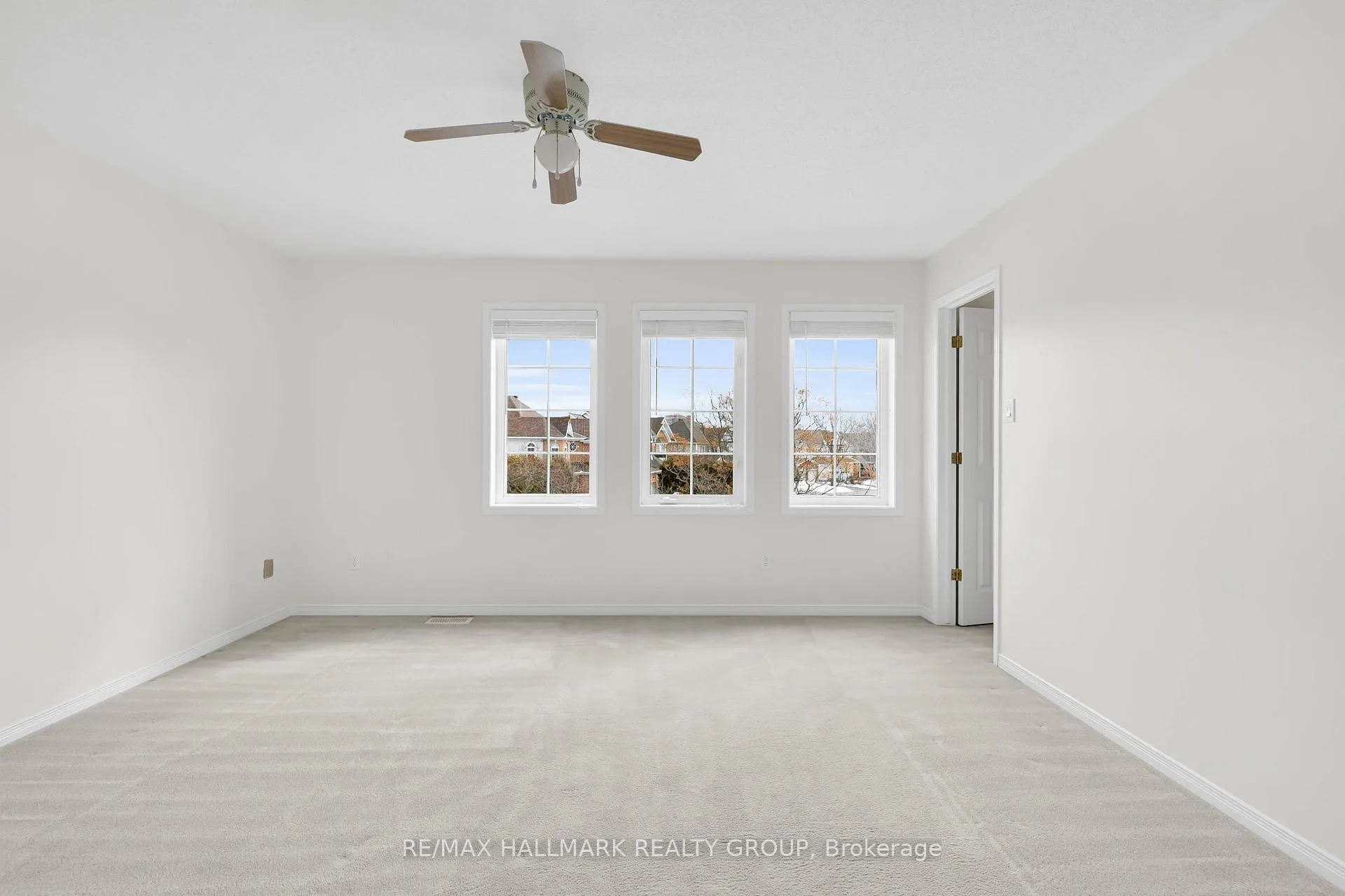 Photo 12 of 40 Goldridge Drive, Ottawa, Kanata - Kanata Lakes/Heritage Hills — HOMEH