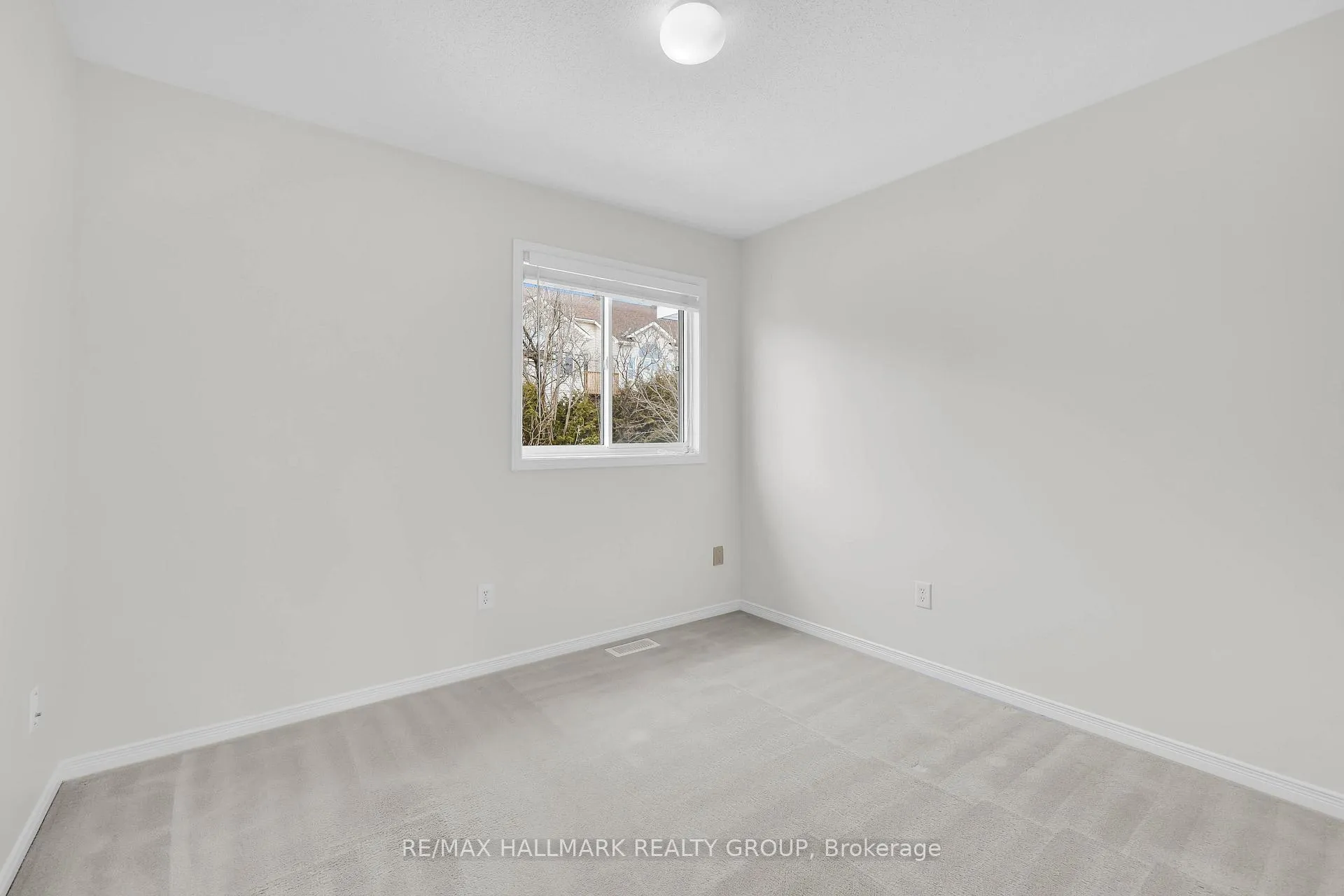 Photo 17 of 40 Goldridge Drive, Ottawa, Kanata - Kanata Lakes/Heritage Hills — HOMEH