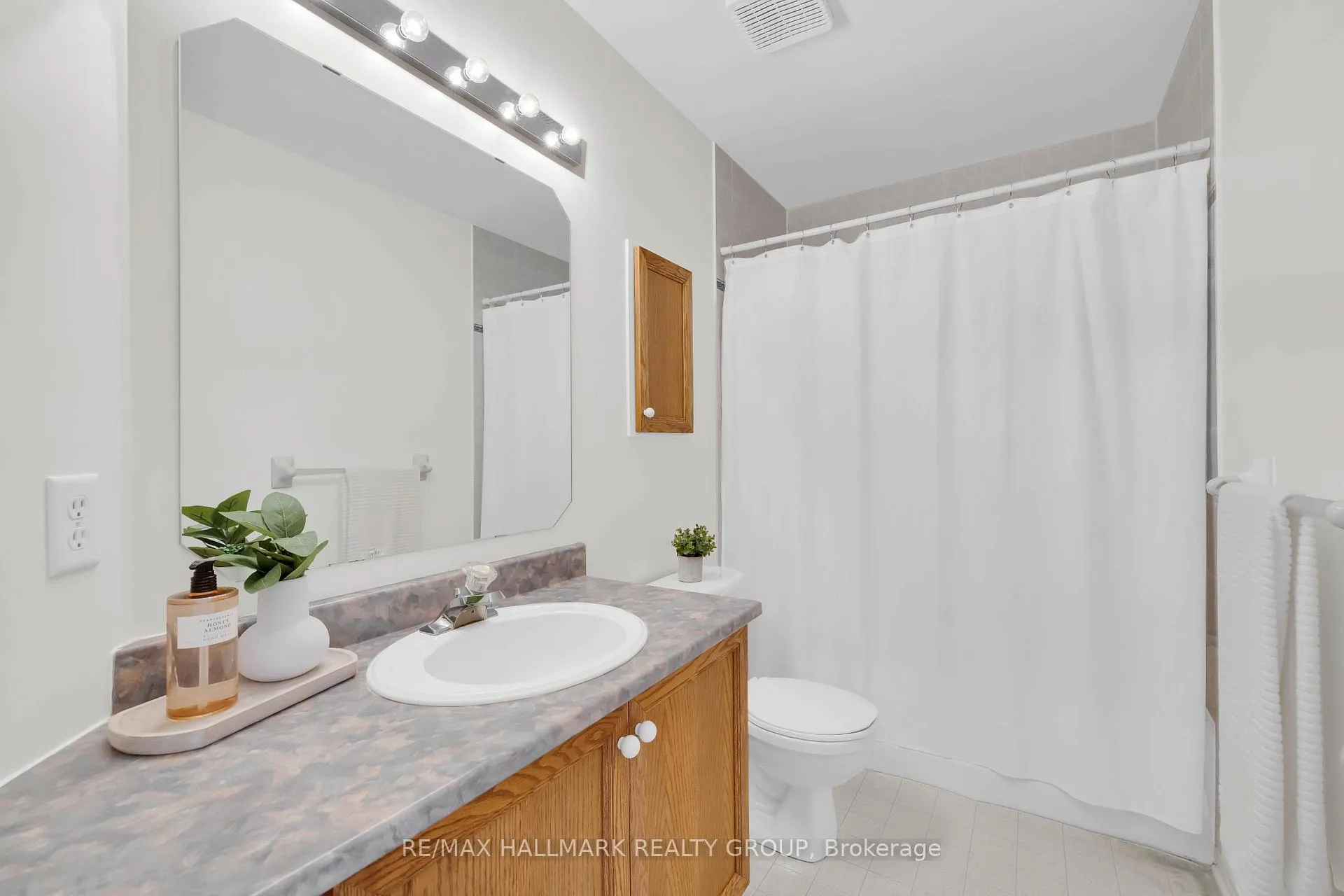 Photo 19 of 40 Goldridge Drive, Ottawa, Kanata - Kanata Lakes/Heritage Hills — HOMEH