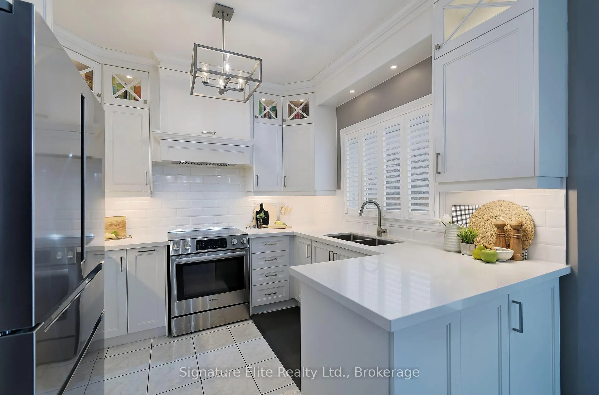 Photo 6 of 43 Brasswinds Court, Vaughan, West Woodbridge — HOMEH