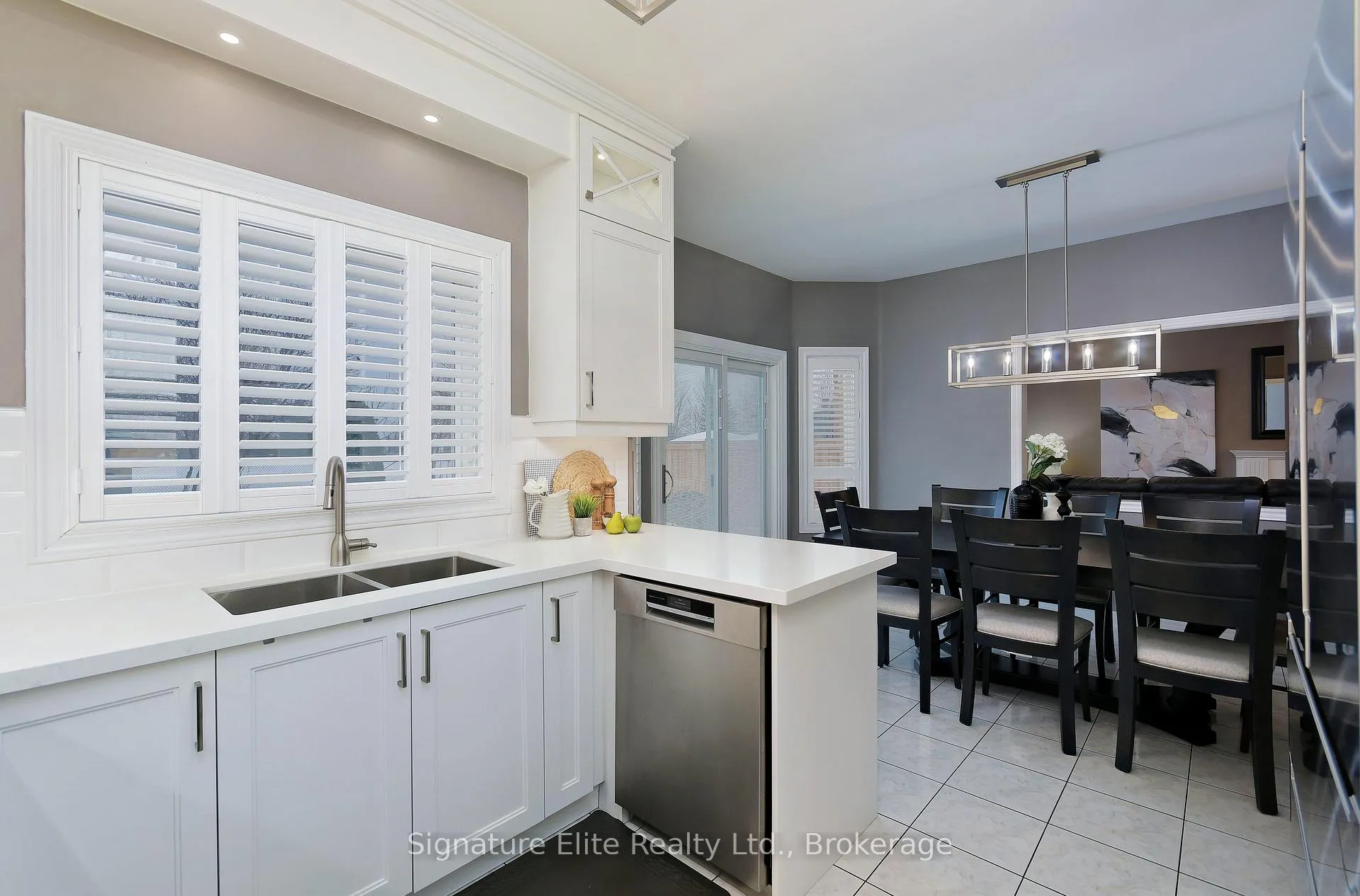 Photo 8 of 43 Brasswinds Court, Vaughan, West Woodbridge — HOMEH