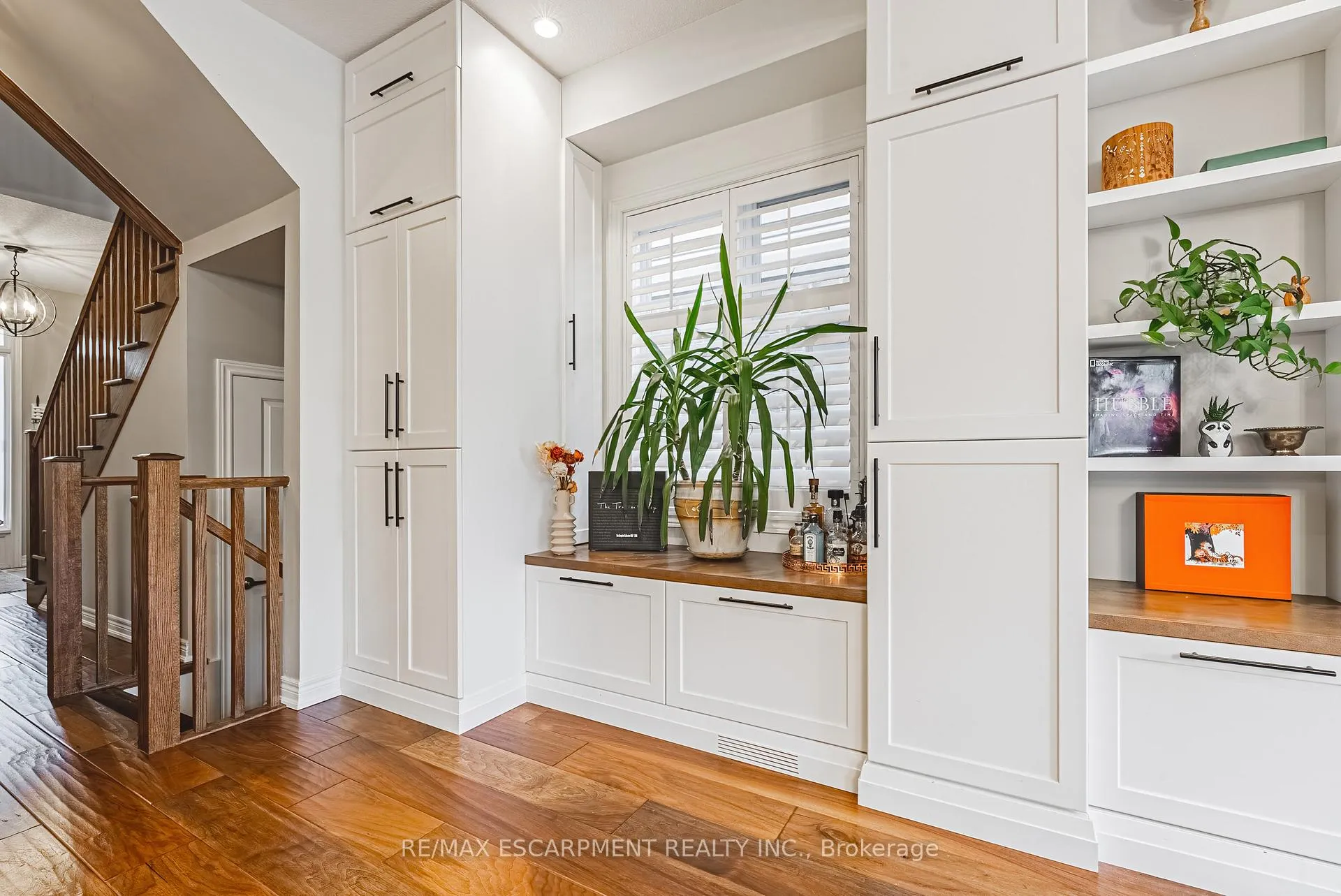 Photo 9 of 83 Southshore Crescent, Hamilton, Lakeshore — HOMEH