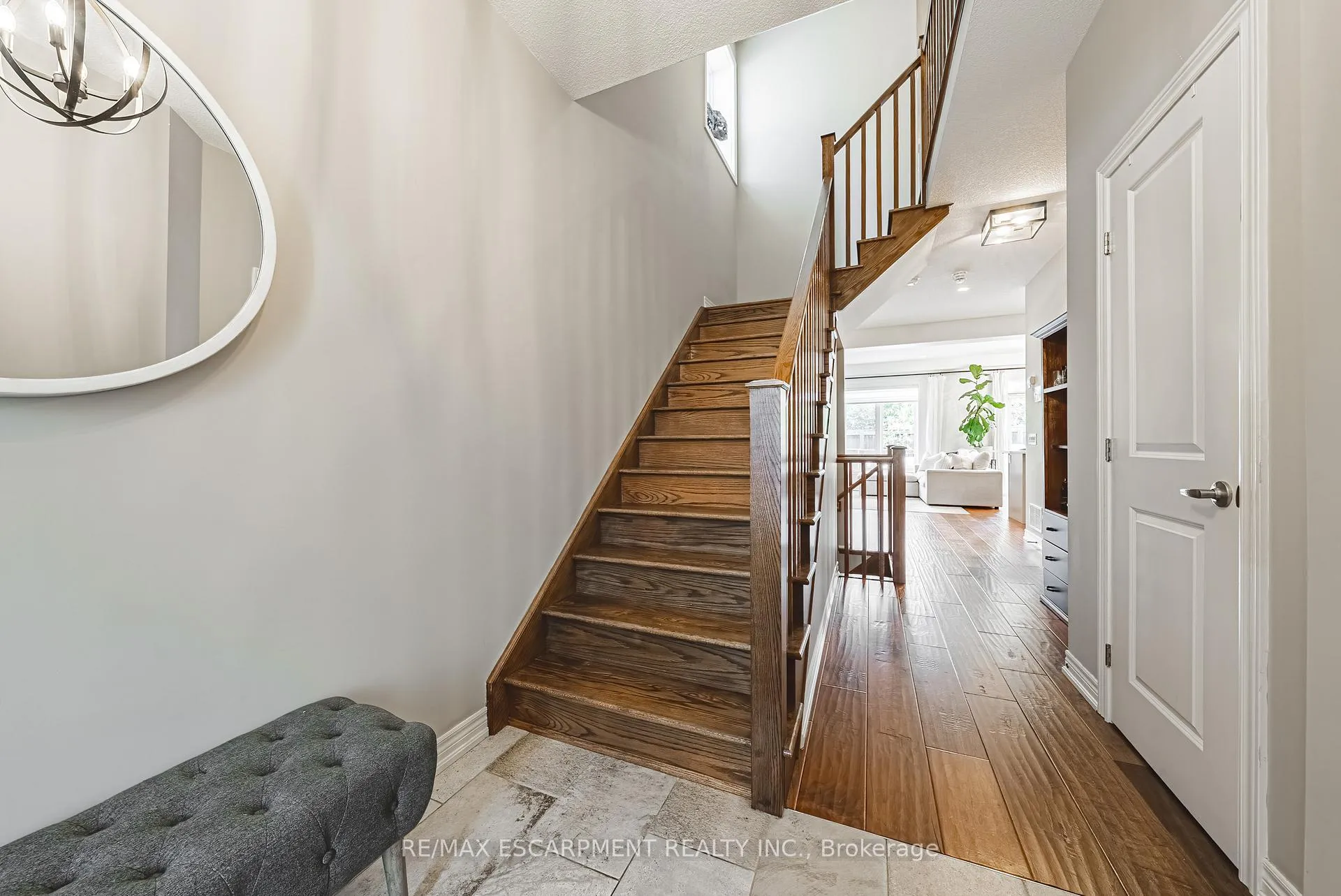 Photo 12 of 83 Southshore Crescent, Hamilton, Lakeshore — HOMEH