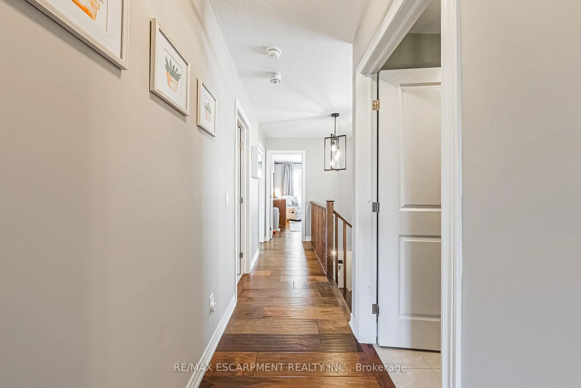 Photo 18 of 83 Southshore Crescent, Hamilton, Lakeshore — HOMEH