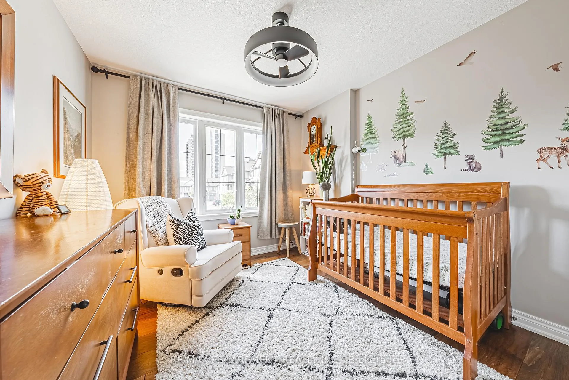 Photo 20 of 83 Southshore Crescent, Hamilton, Lakeshore — HOMEH