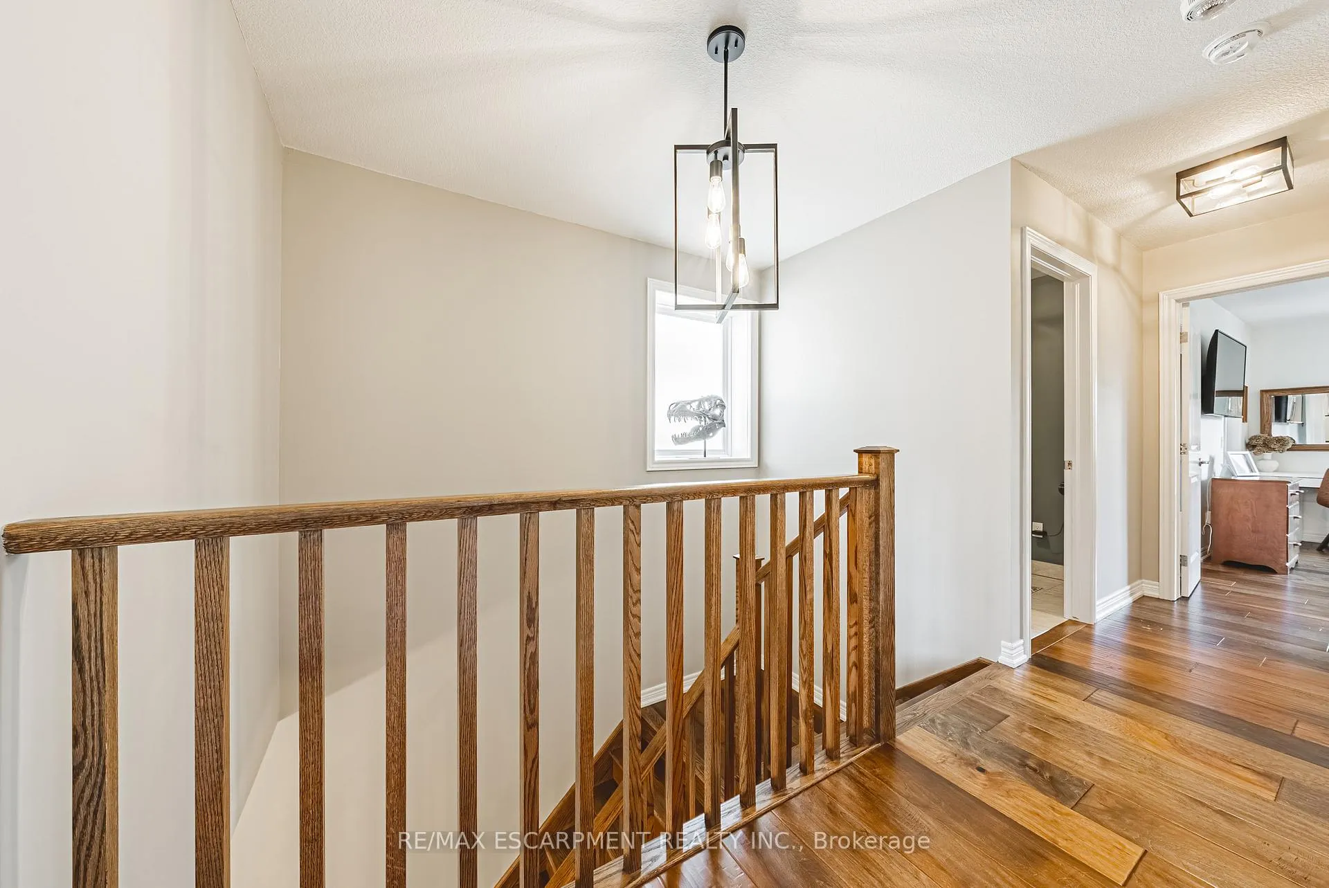Photo 23 of 83 Southshore Crescent, Hamilton, Lakeshore — HOMEH