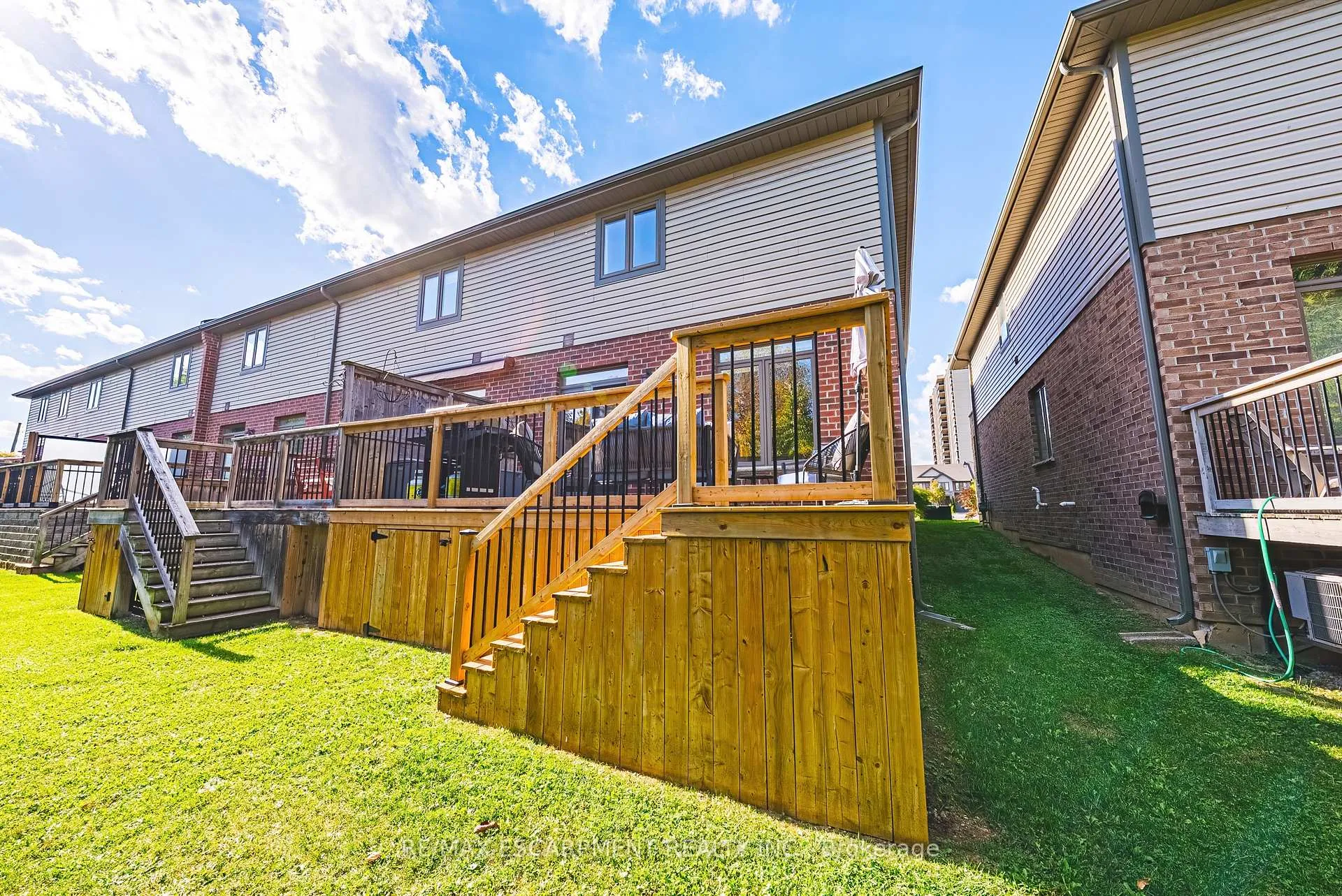 Photo 30 of 83 Southshore Crescent, Hamilton, Lakeshore — HOMEH