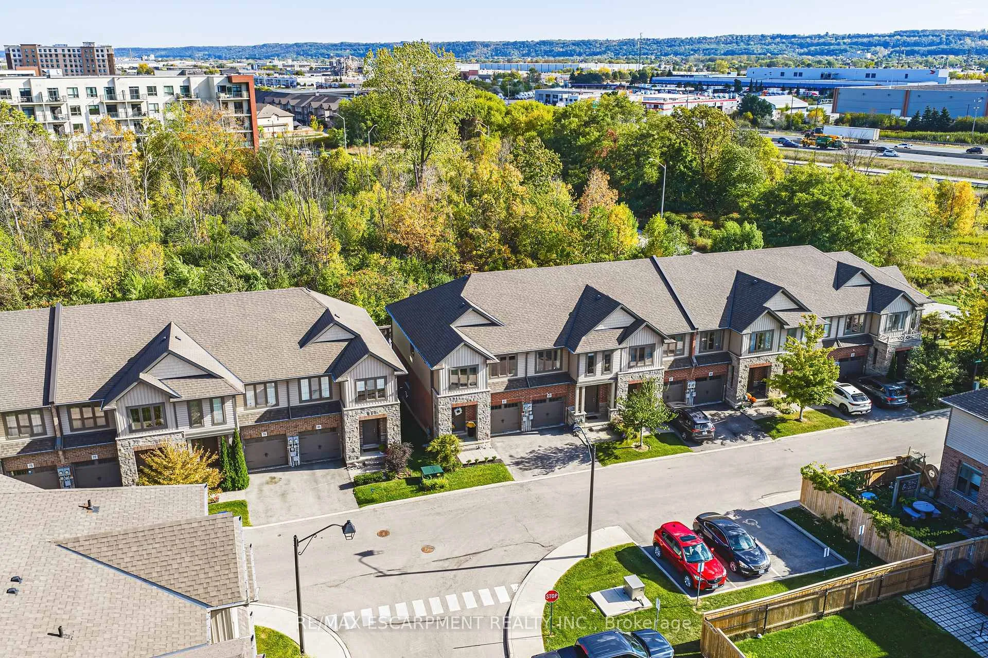 Photo 32 of 83 Southshore Crescent, Hamilton, Lakeshore — HOMEH