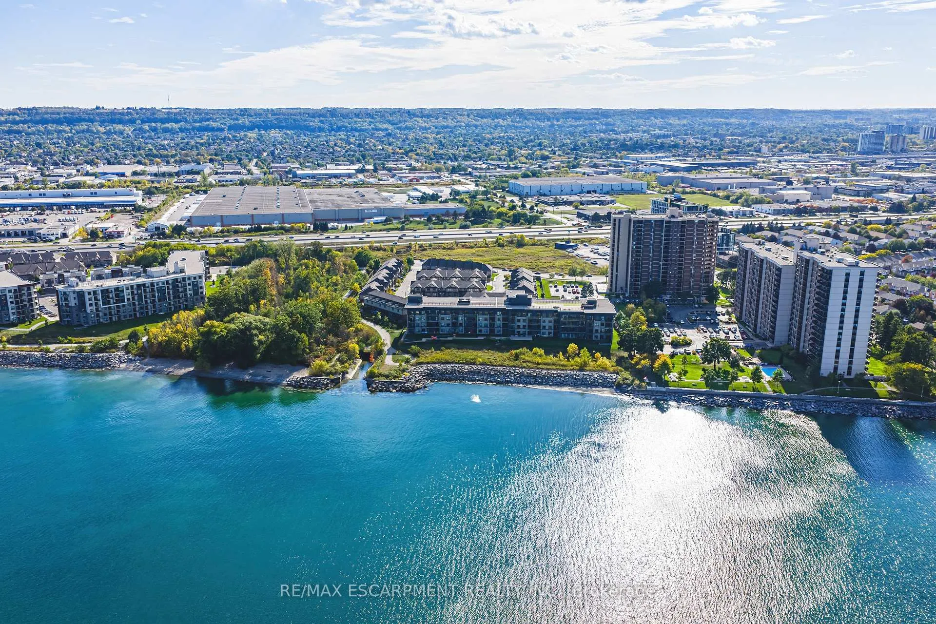 Photo 35 of 83 Southshore Crescent, Hamilton, Lakeshore — HOMEH