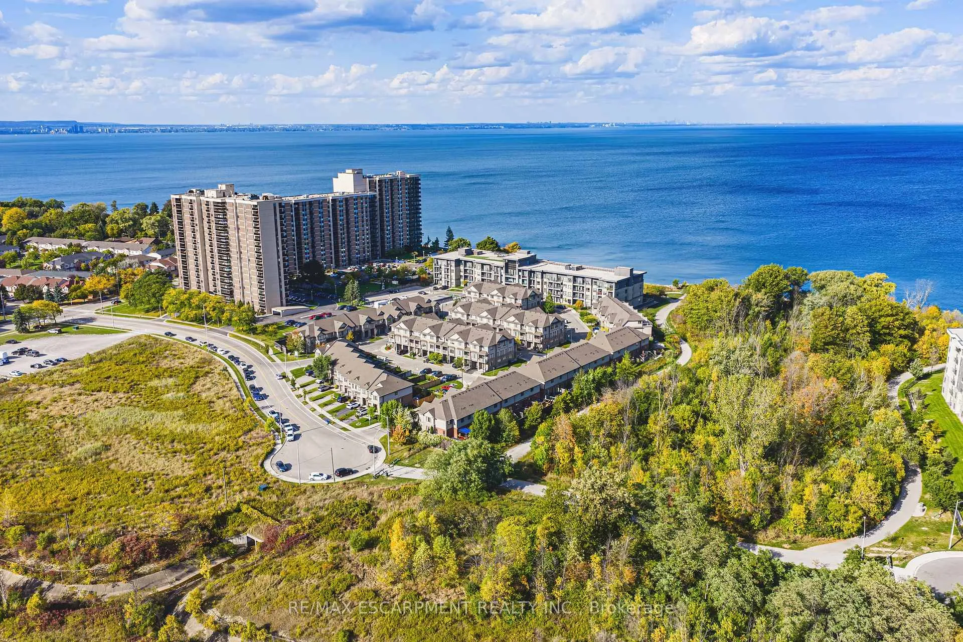 Photo 37 of 83 Southshore Crescent, Hamilton, Lakeshore — HOMEH