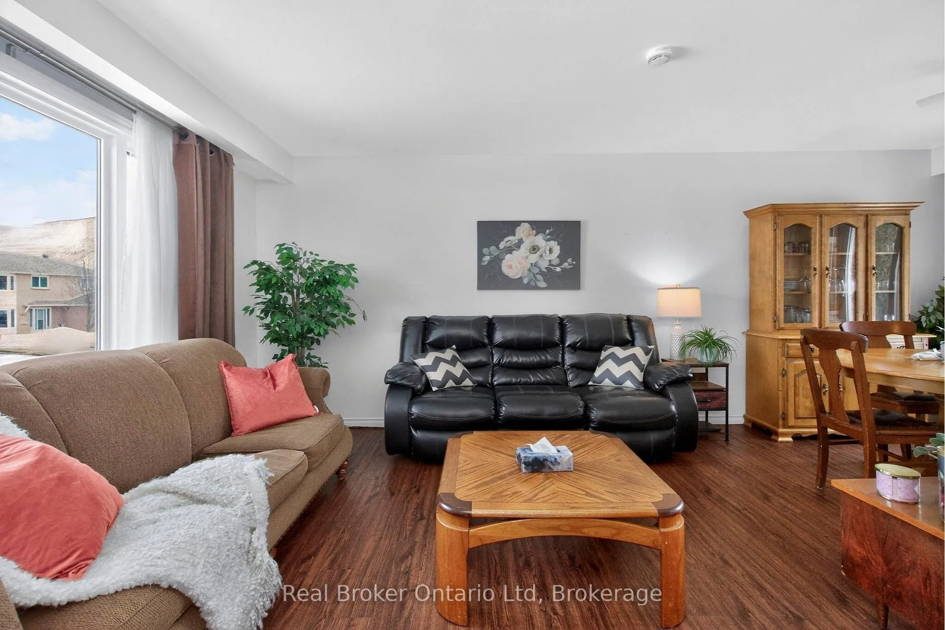 Photo 4 of 150 Woodland Drive, Midland — HOMEH