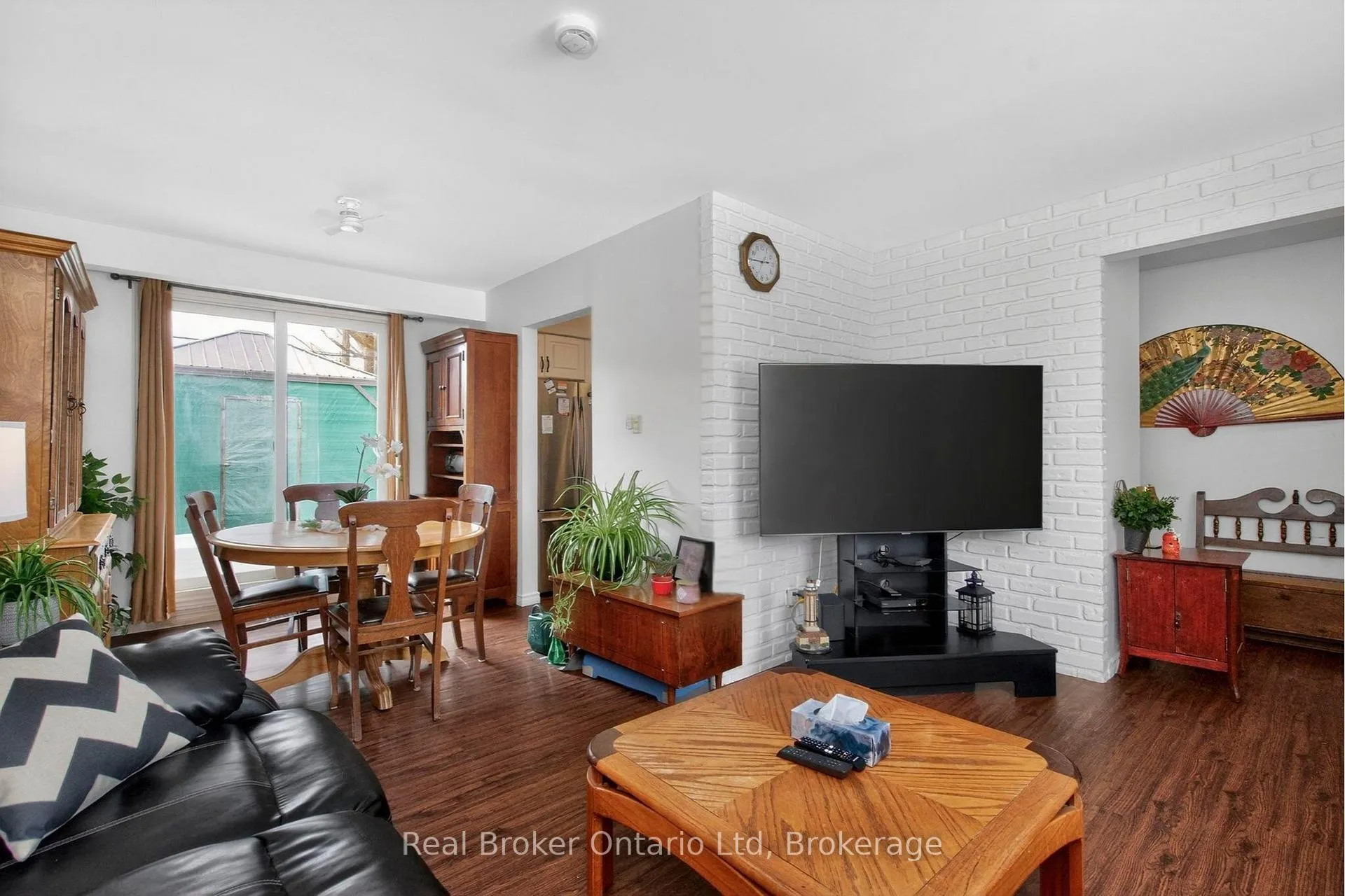 Photo 5 of 150 Woodland Drive, Midland — HOMEH