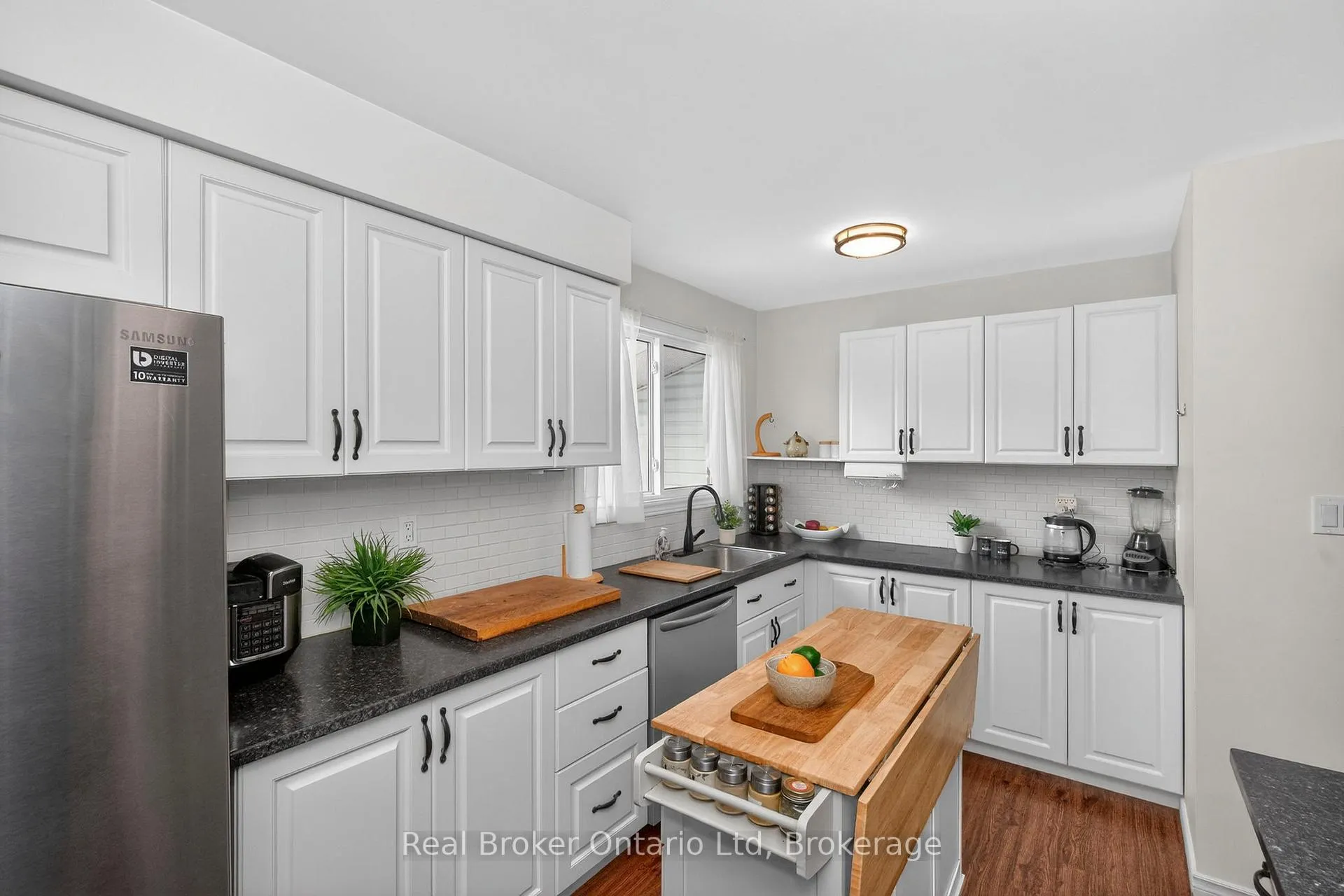 Photo 8 of 150 Woodland Drive, Midland — HOMEH