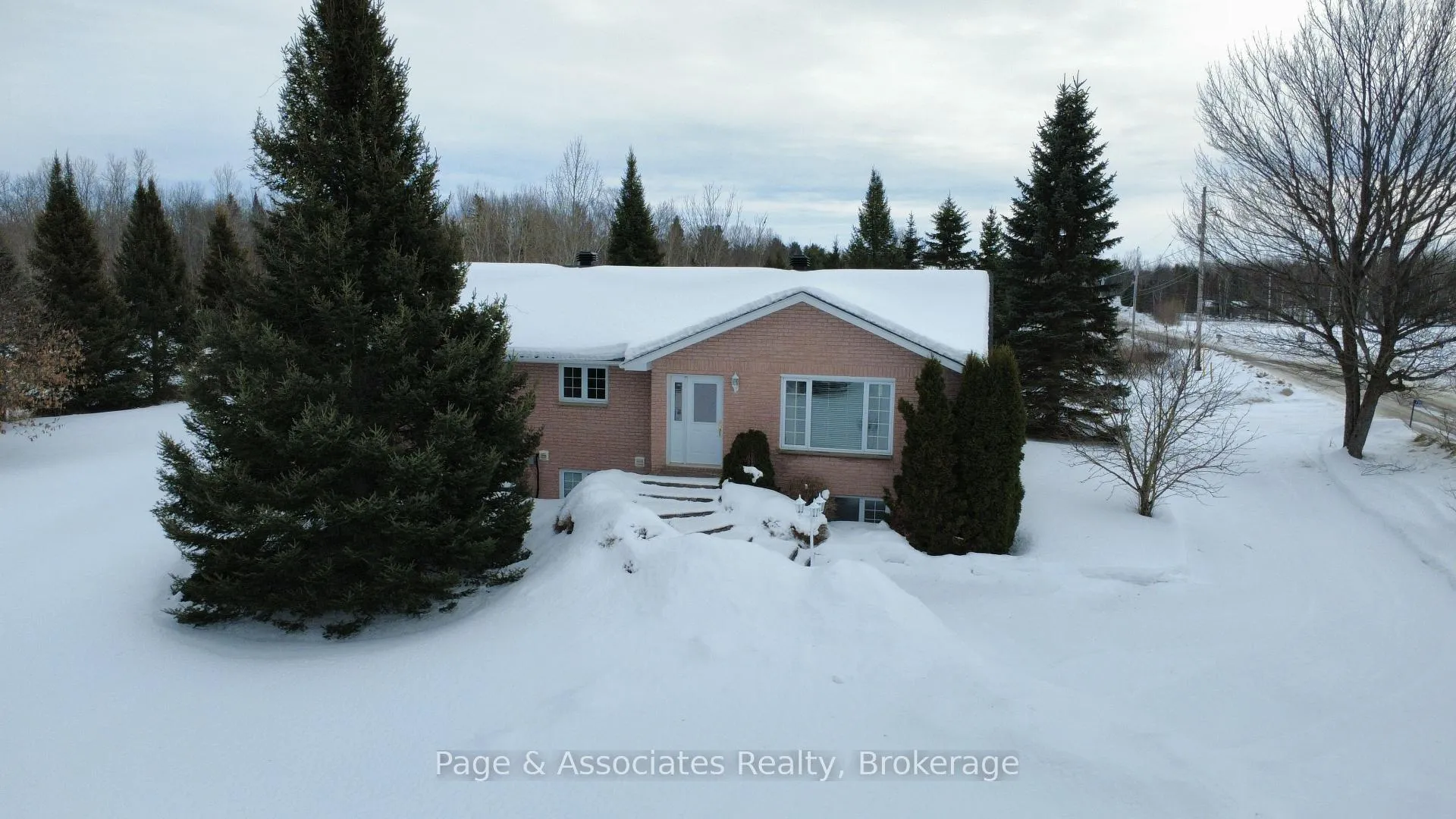Photo 4 of 790 Leblanc Road, West Nipissing, Sturgeon Falls — HOMEH