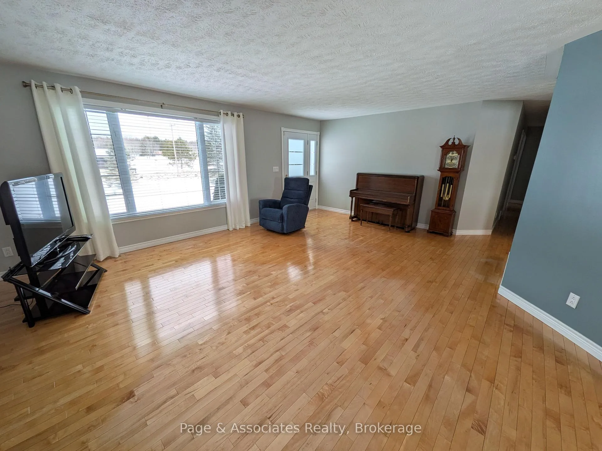 Photo 12 of 790 Leblanc Road, West Nipissing, Sturgeon Falls — HOMEH