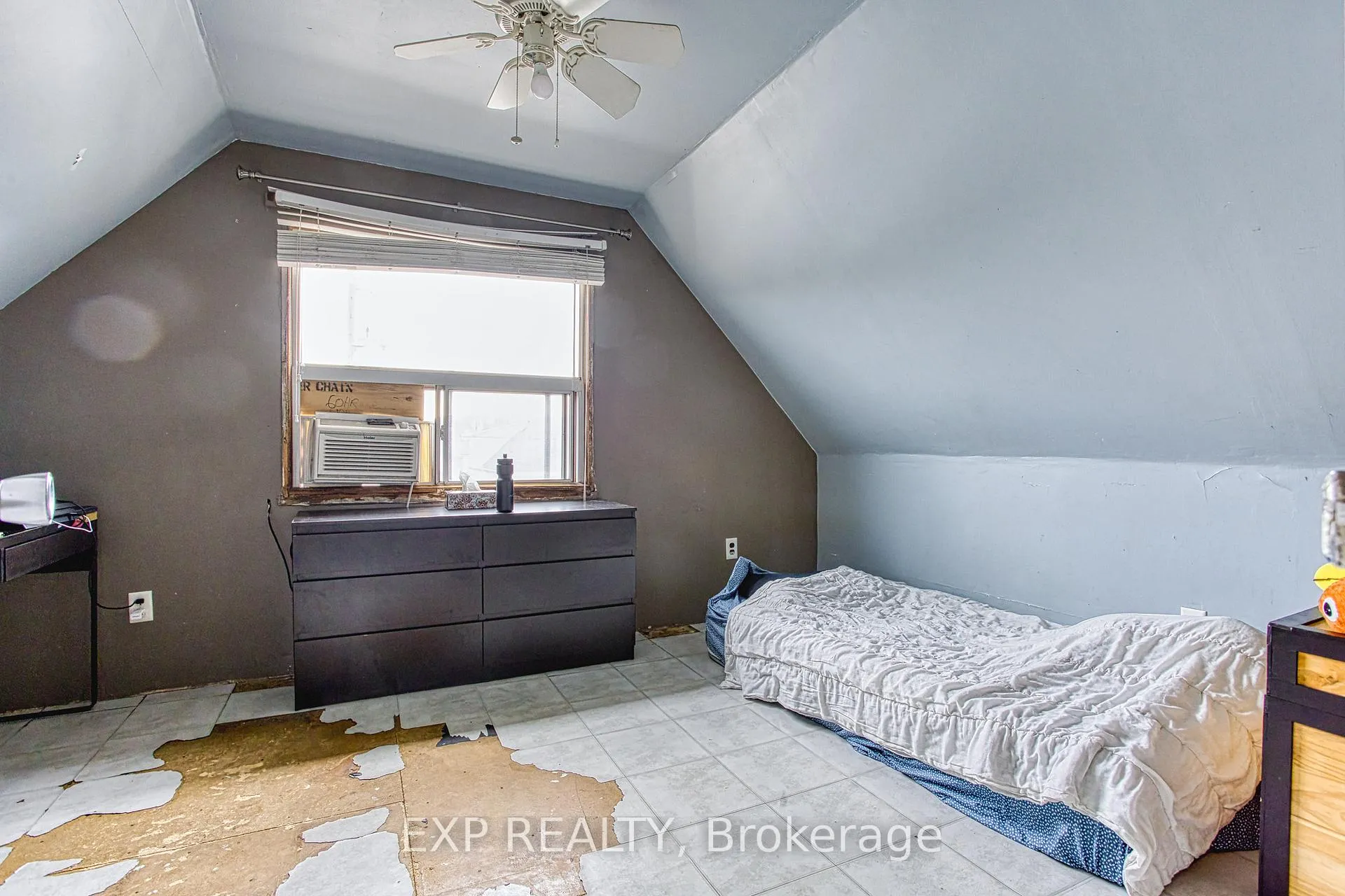 Photo 18 of 145 Albany Avenue, Hamilton, Homeside — HOMEH