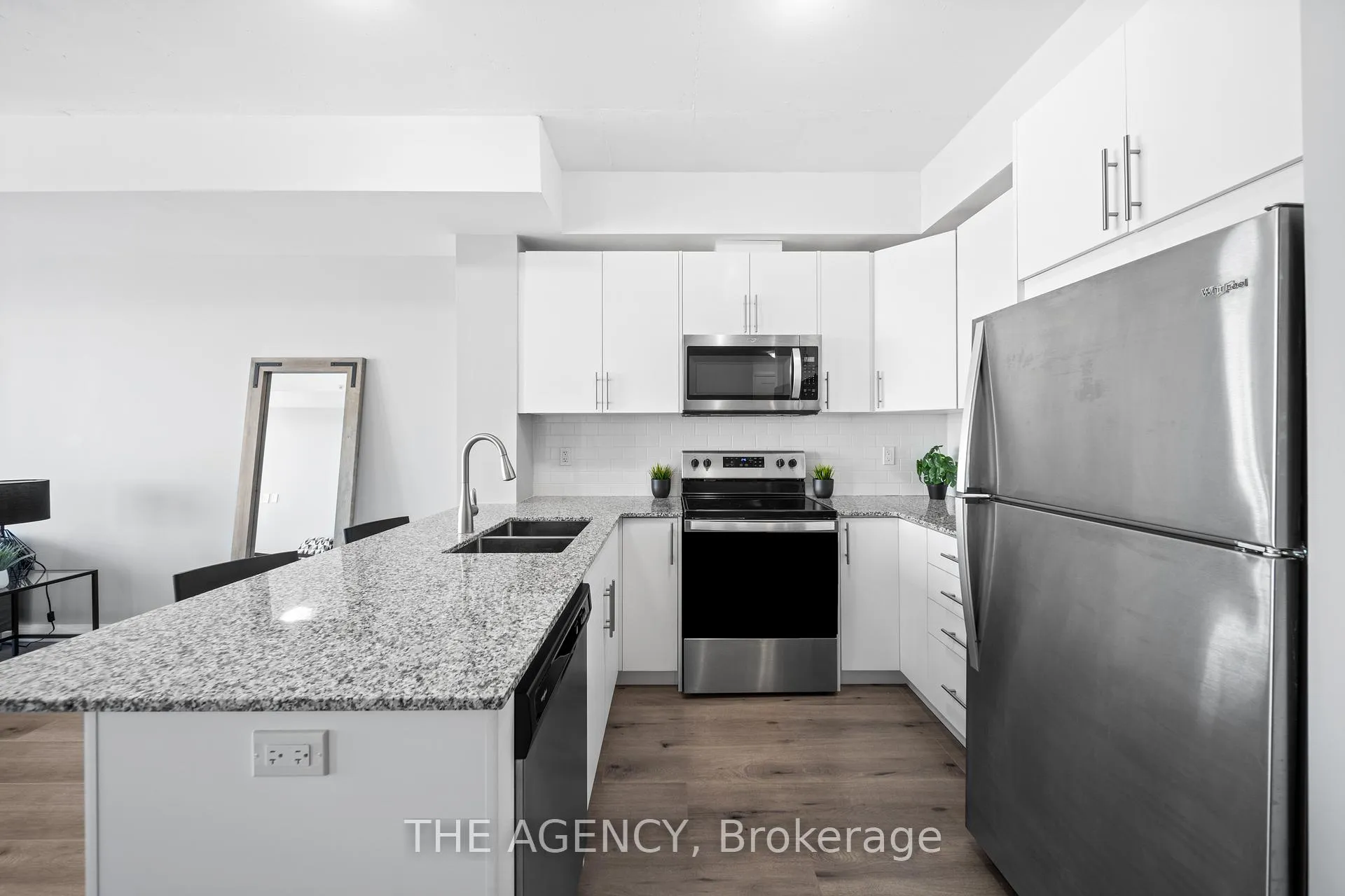 Photo 9 of Unit 2712, 60 Charles Street W, Kitchener — HOMEH