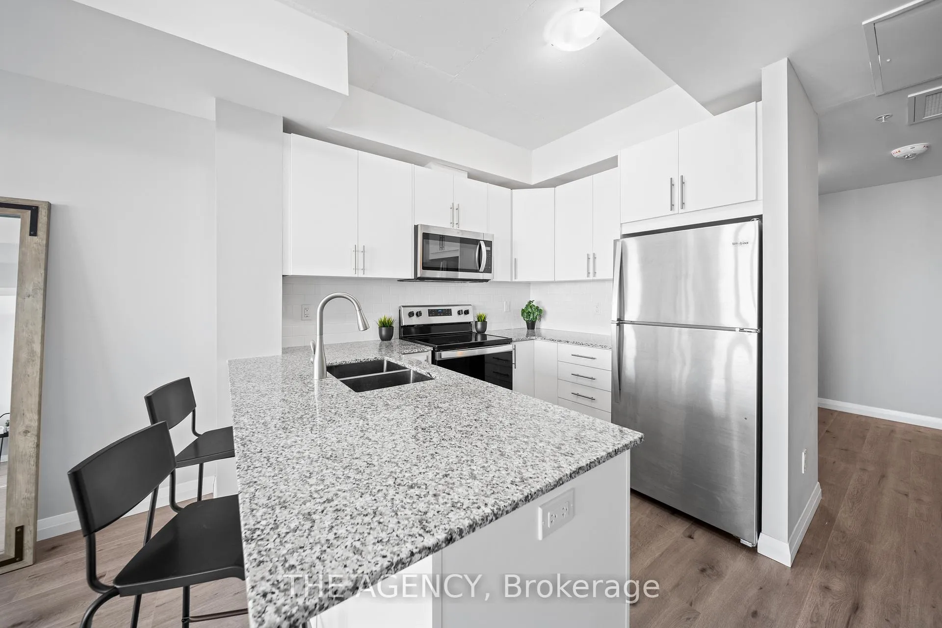 Photo 11 of Unit 2712, 60 Charles Street W, Kitchener — HOMEH