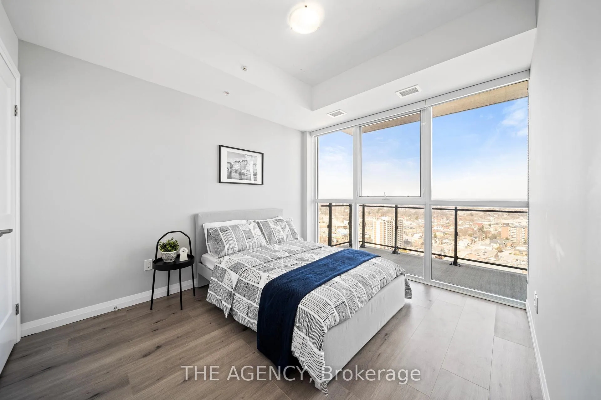 Photo 19 of Unit 2712, 60 Charles Street W, Kitchener — HOMEH
