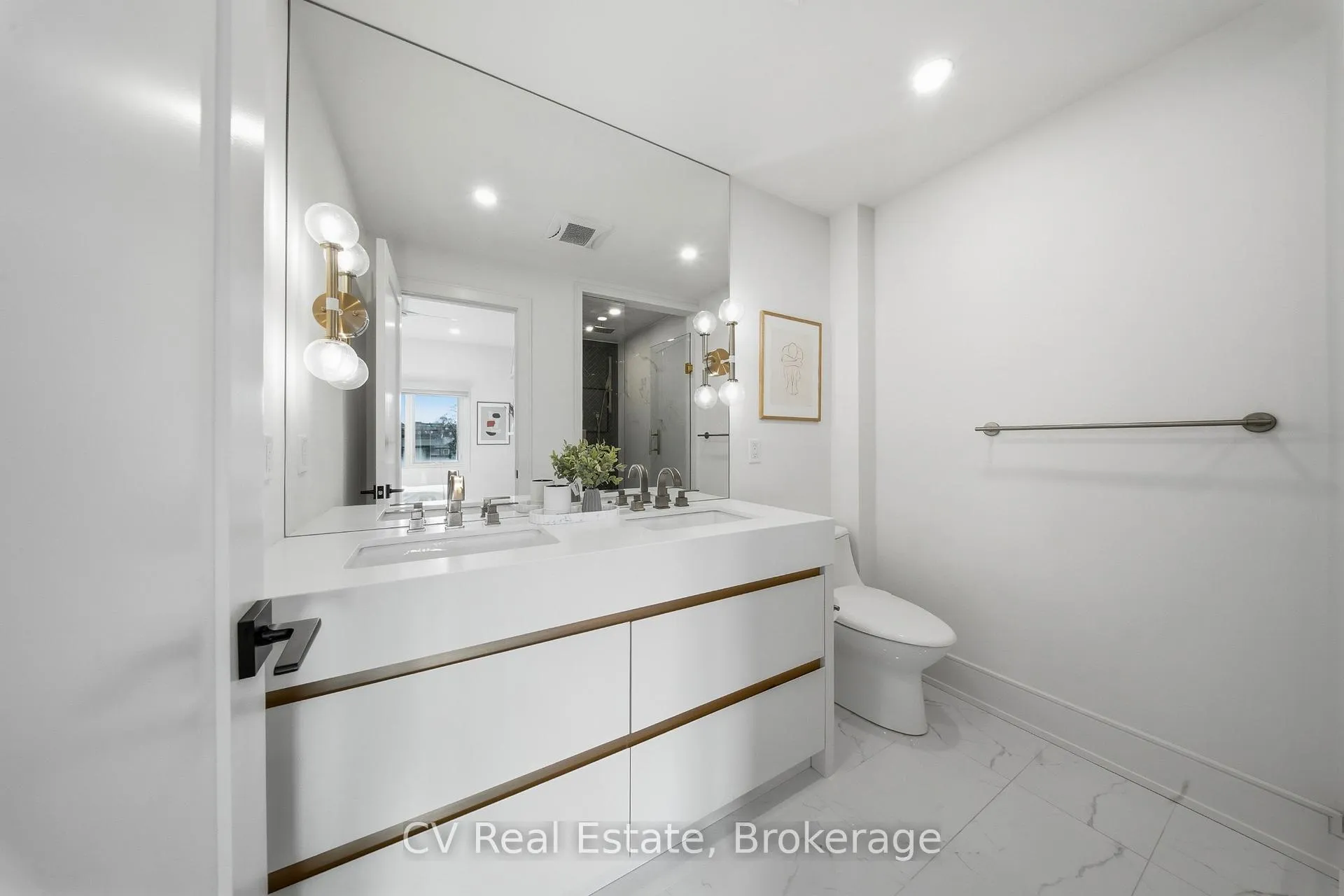 Photo 19 of 324 Winona Drive, Toronto, Oakwood Village — HOMEH