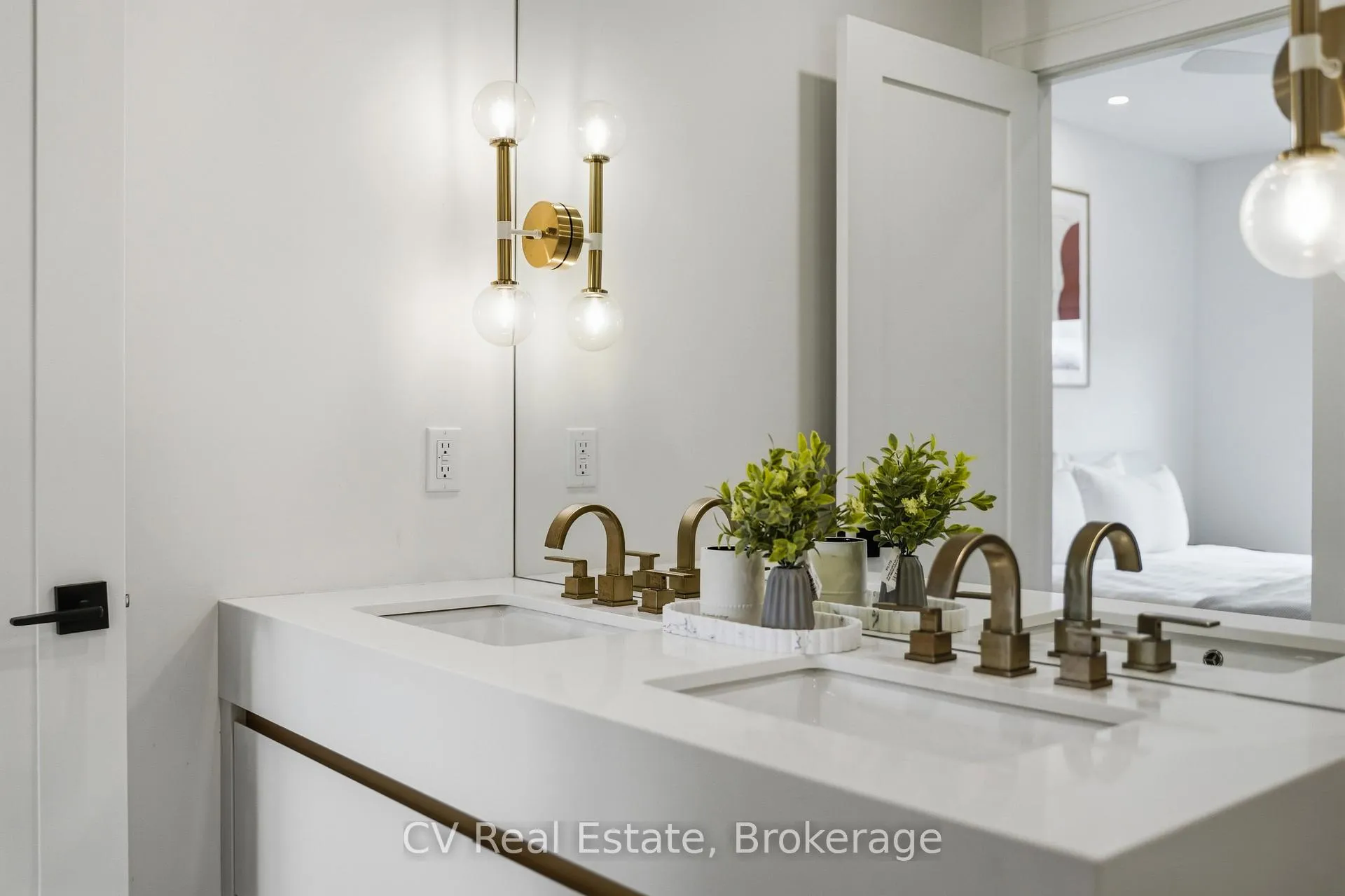 Photo 21 of 324 Winona Drive, Toronto, Oakwood Village — HOMEH