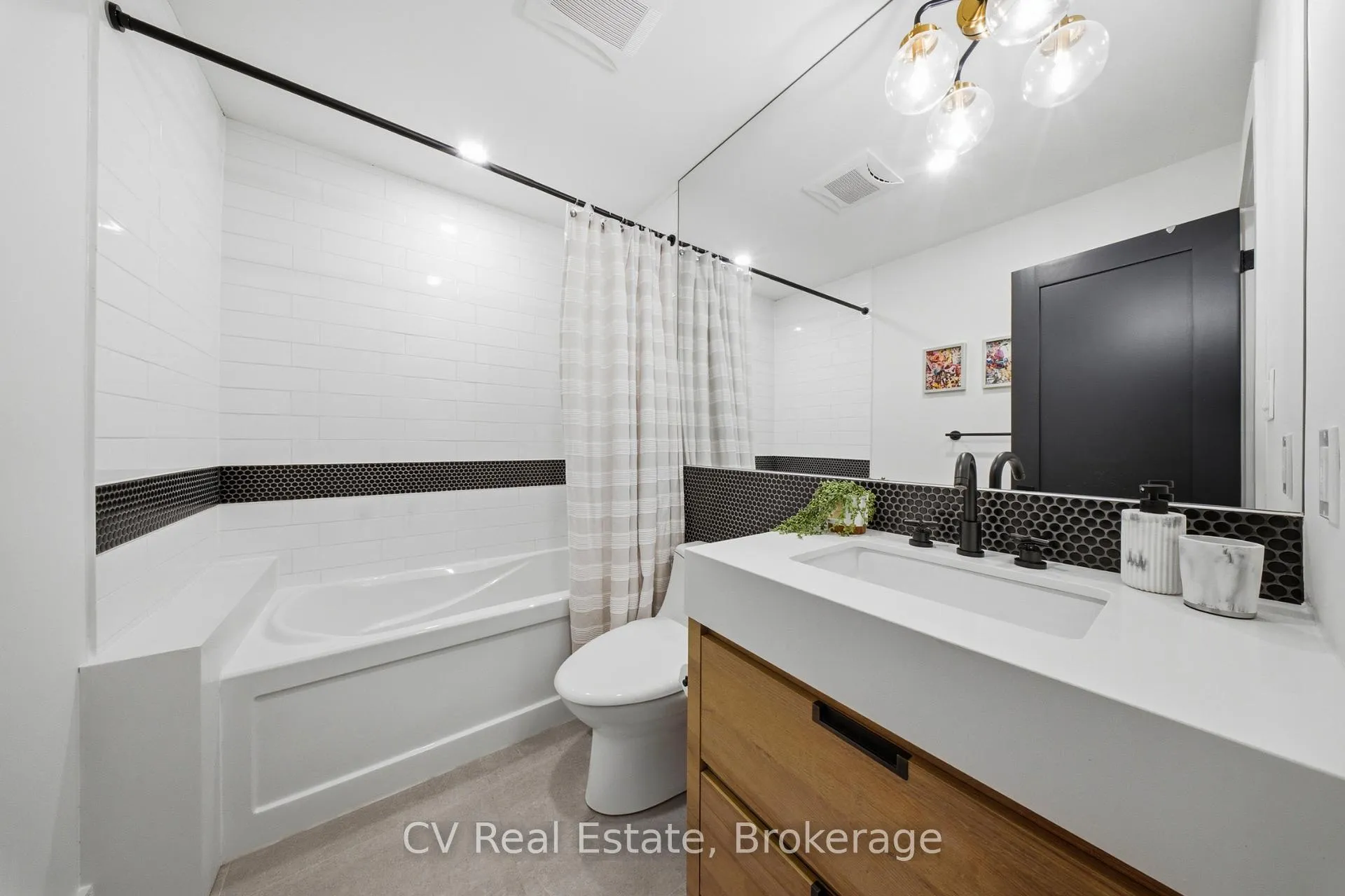 Photo 26 of 324 Winona Drive, Toronto, Oakwood Village — HOMEH