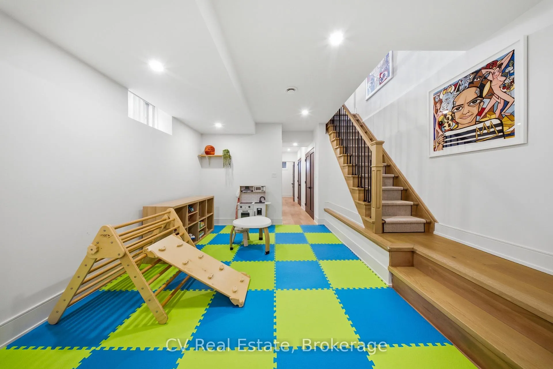 Photo 29 of 324 Winona Drive, Toronto, Oakwood Village — HOMEH