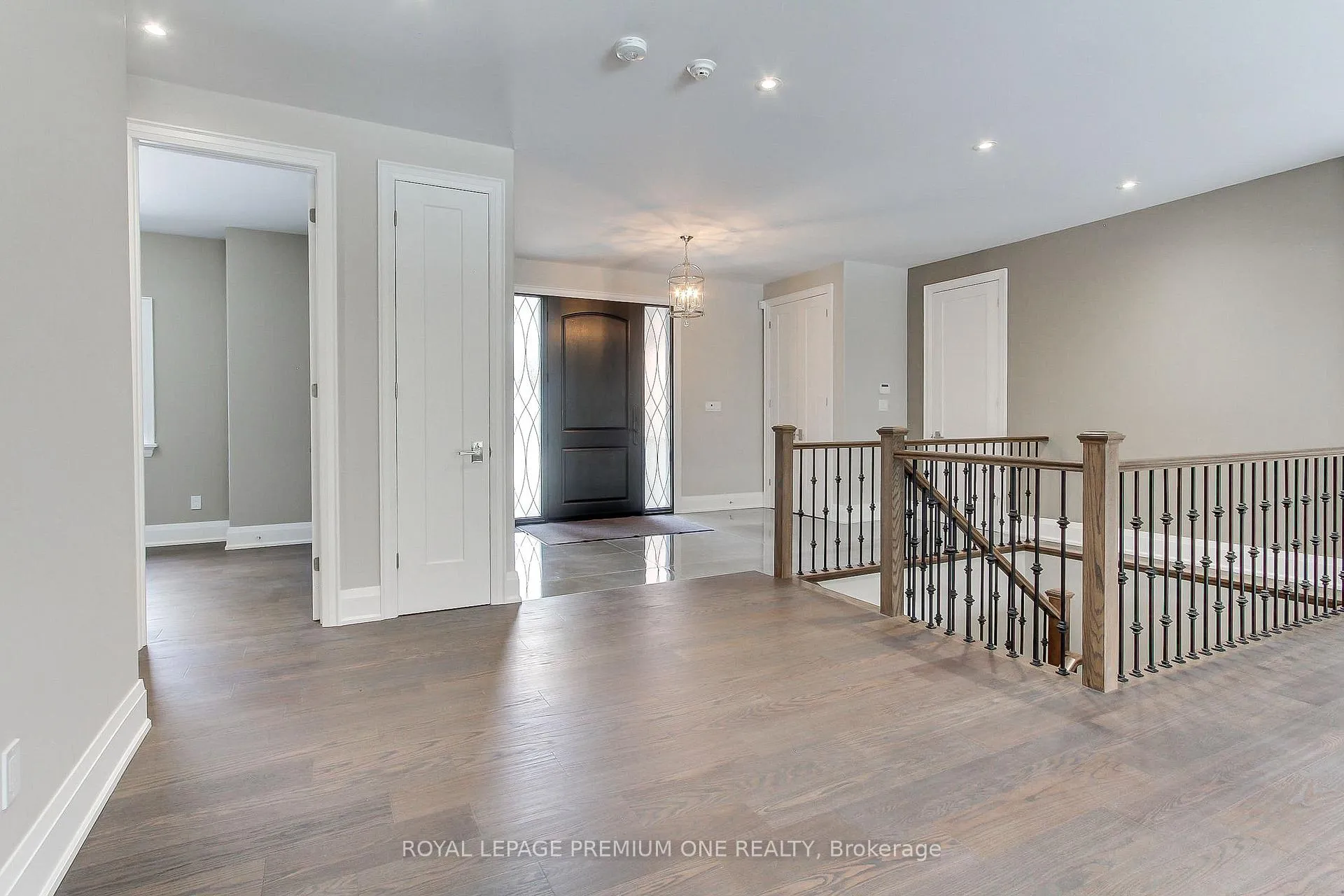 Photo 5 of 211 Pine Avenue, Caledon, Palgrave — HOMEH