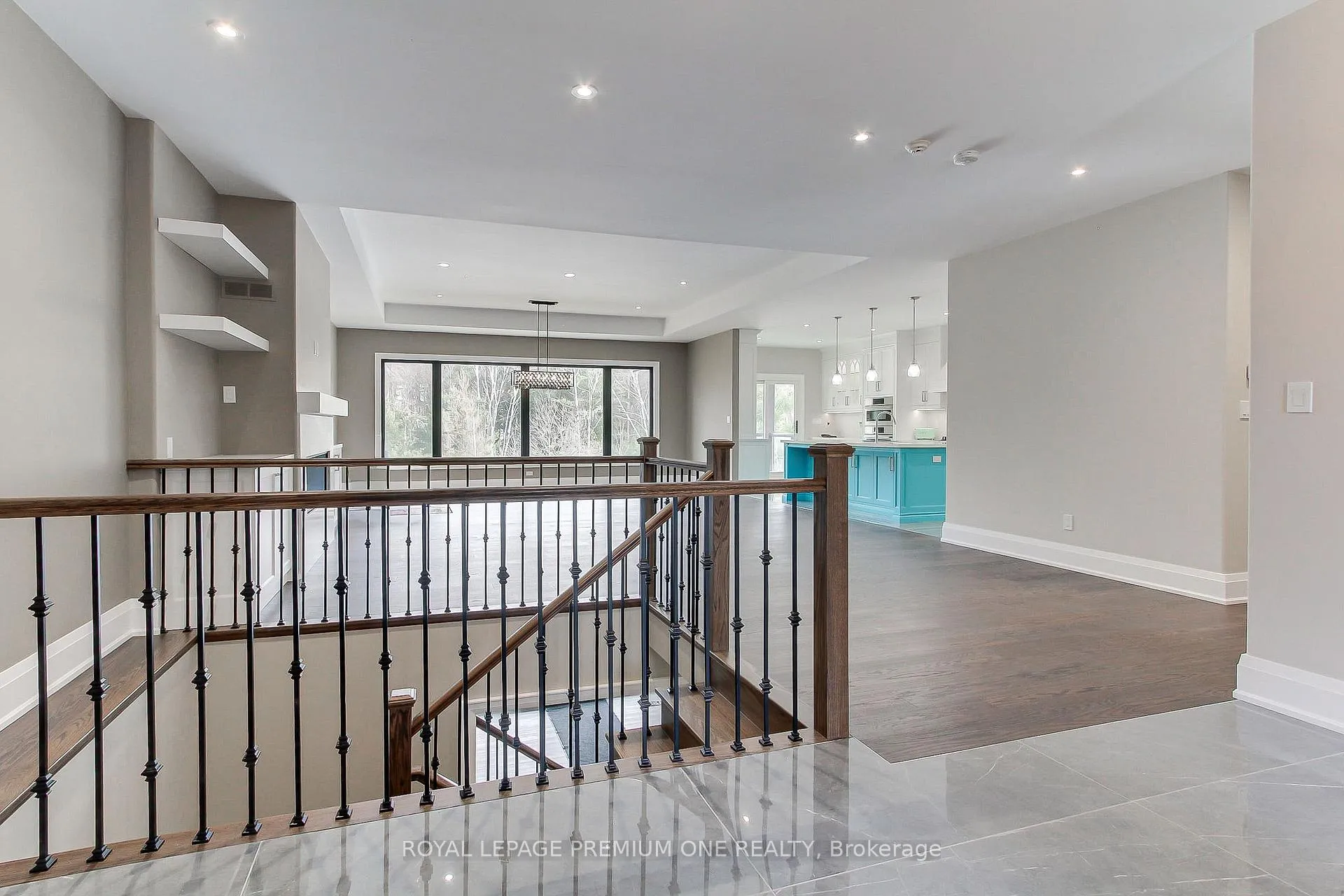 Photo 6 of 211 Pine Avenue, Caledon, Palgrave — HOMEH