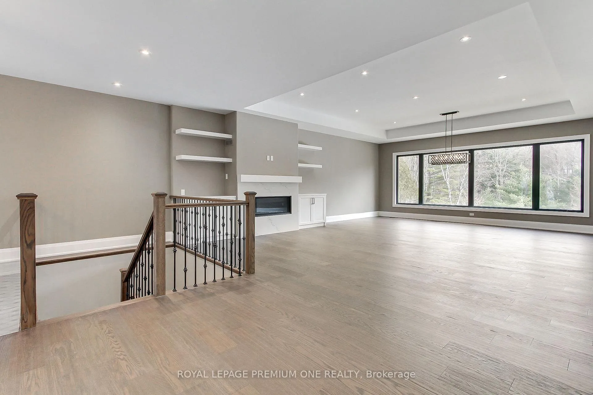 Photo 7 of 211 Pine Avenue, Caledon, Palgrave — HOMEH