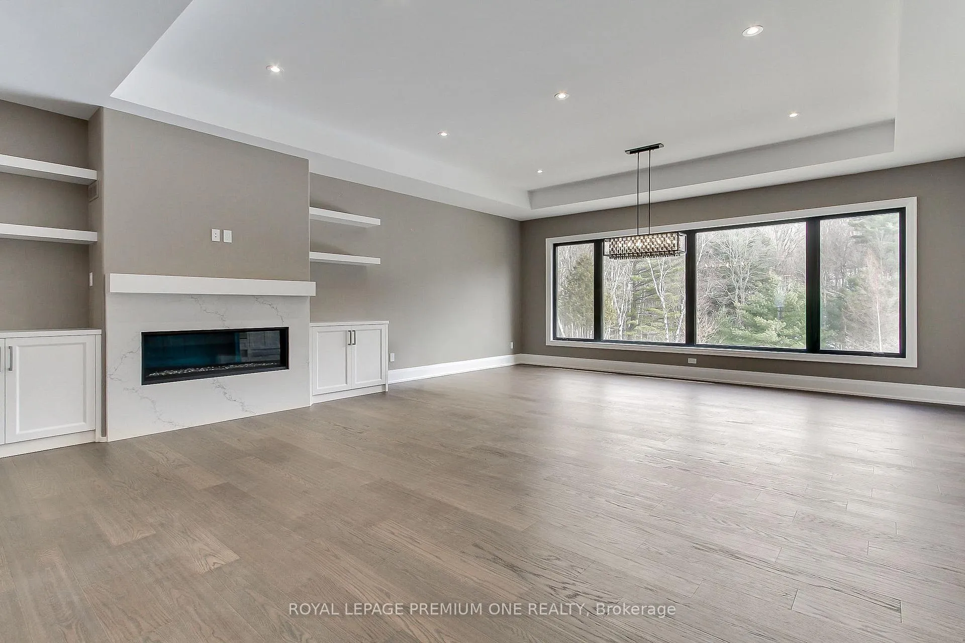 Photo 9 of 211 Pine Avenue, Caledon, Palgrave — HOMEH
