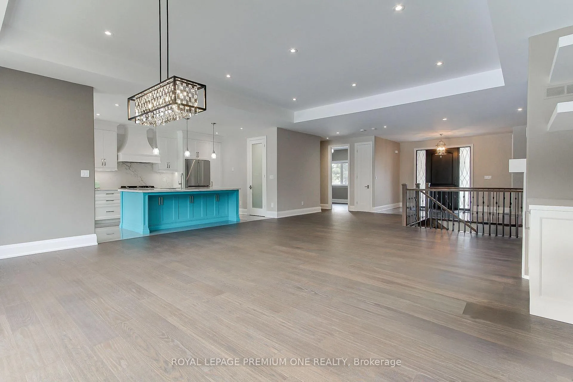 Photo 10 of 211 Pine Avenue, Caledon, Palgrave — HOMEH