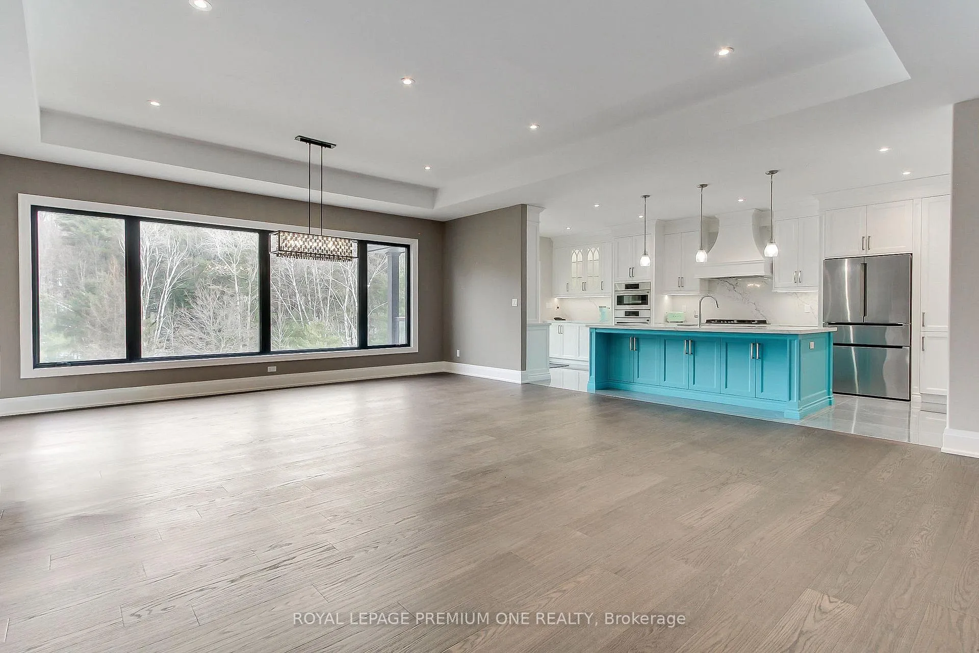 Photo 12 of 211 Pine Avenue, Caledon, Palgrave — HOMEH