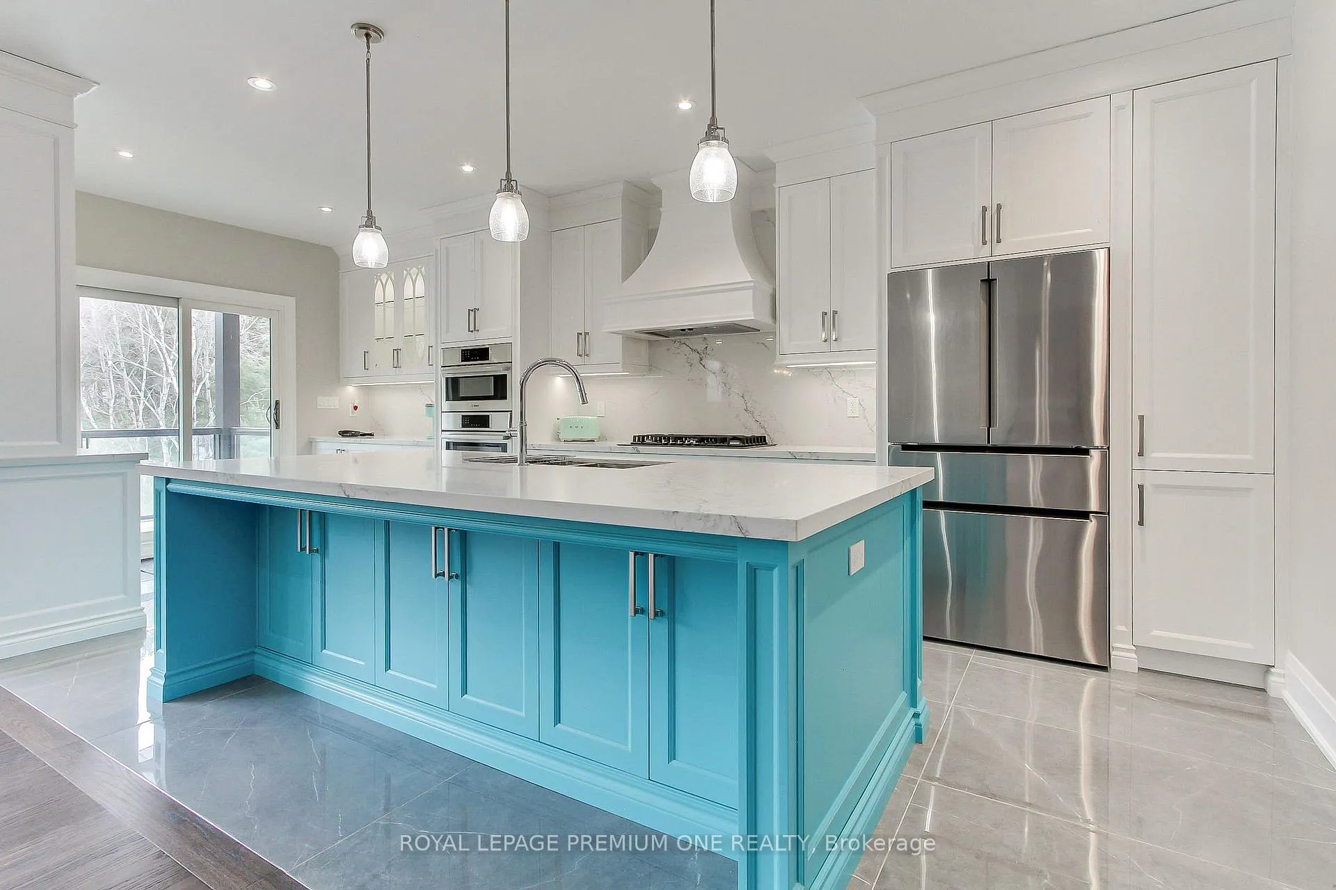 Photo 13 of 211 Pine Avenue, Caledon, Palgrave — HOMEH