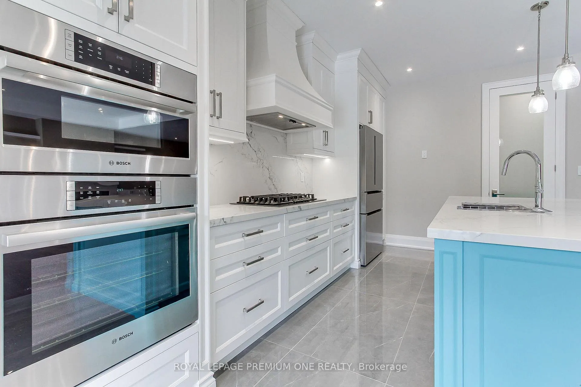 Photo 14 of 211 Pine Avenue, Caledon, Palgrave — HOMEH