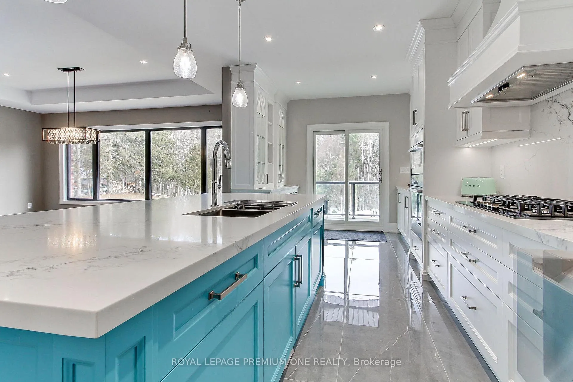 Photo 16 of 211 Pine Avenue, Caledon, Palgrave — HOMEH
