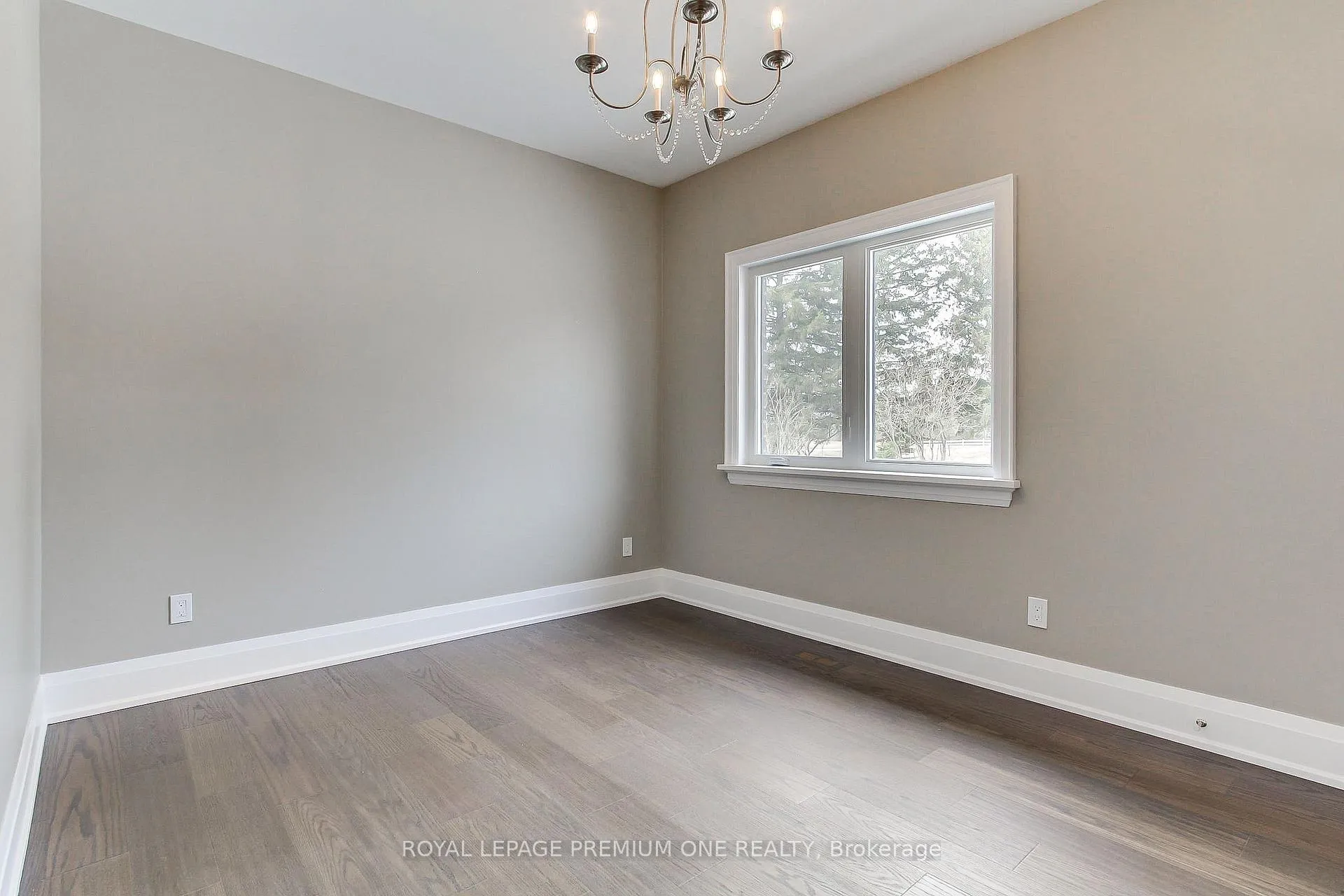 Photo 26 of 211 Pine Avenue, Caledon, Palgrave — HOMEH