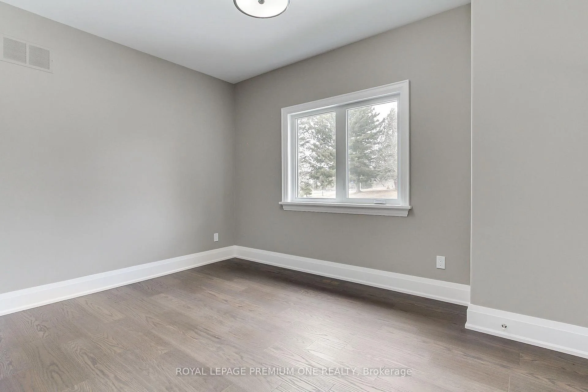 Photo 28 of 211 Pine Avenue, Caledon, Palgrave — HOMEH