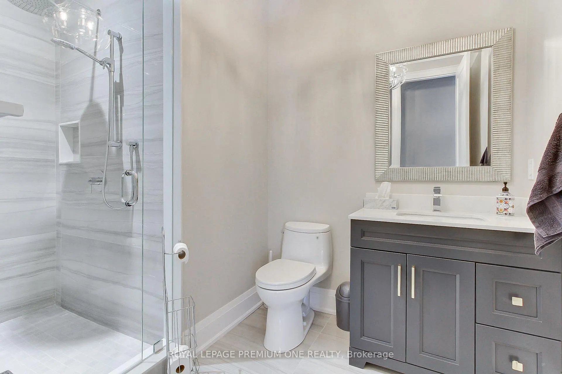 Photo 30 of 211 Pine Avenue, Caledon, Palgrave — HOMEH