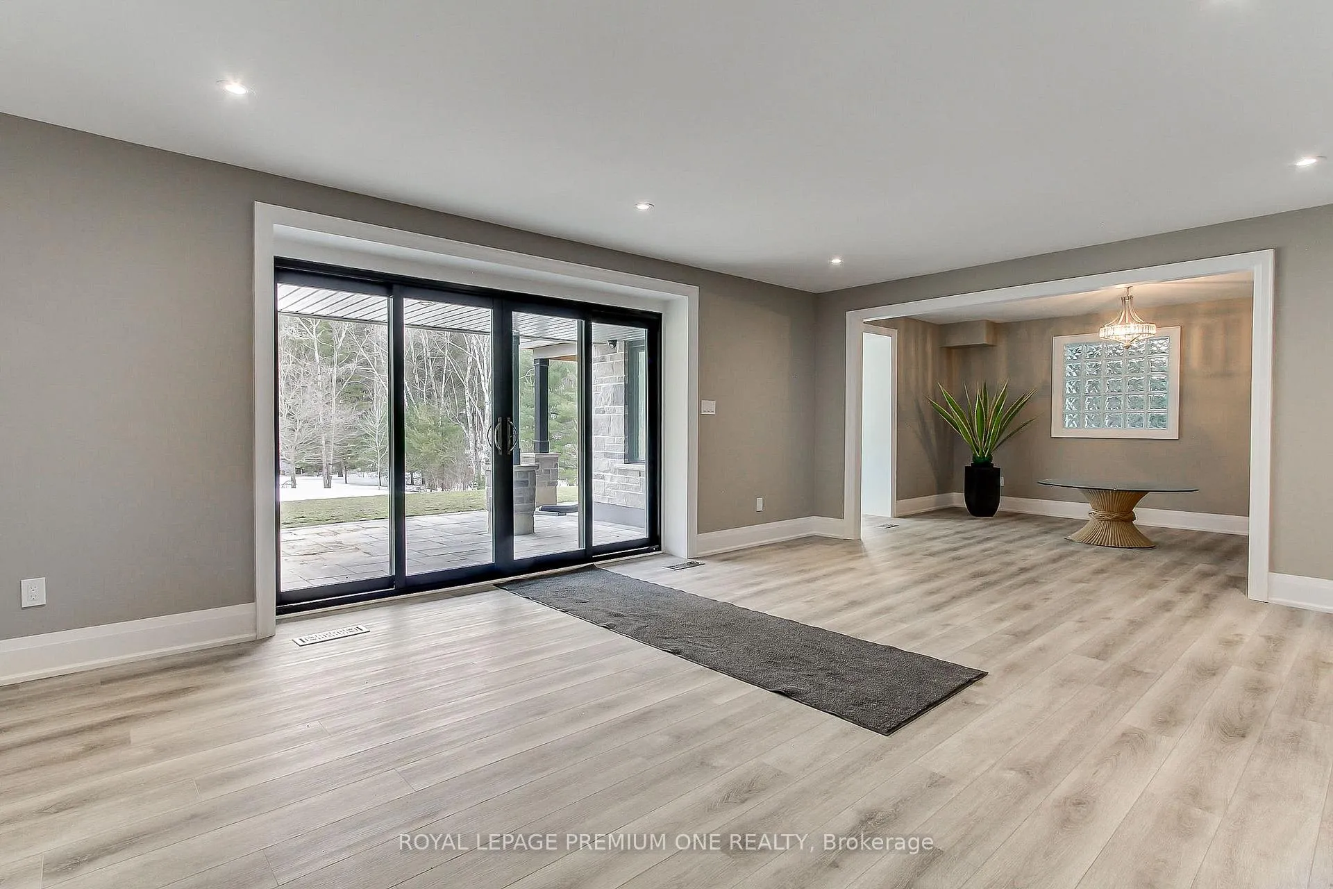 Photo 35 of 211 Pine Avenue, Caledon, Palgrave — HOMEH
