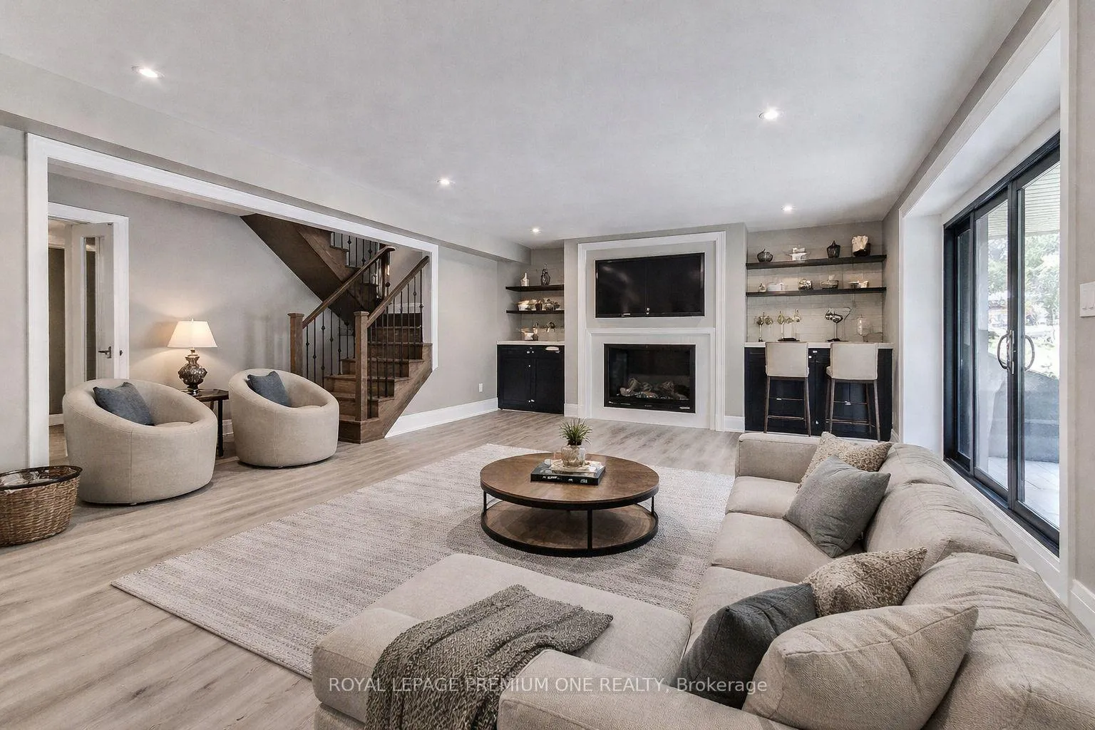 Photo 36 of 211 Pine Avenue, Caledon, Palgrave — HOMEH