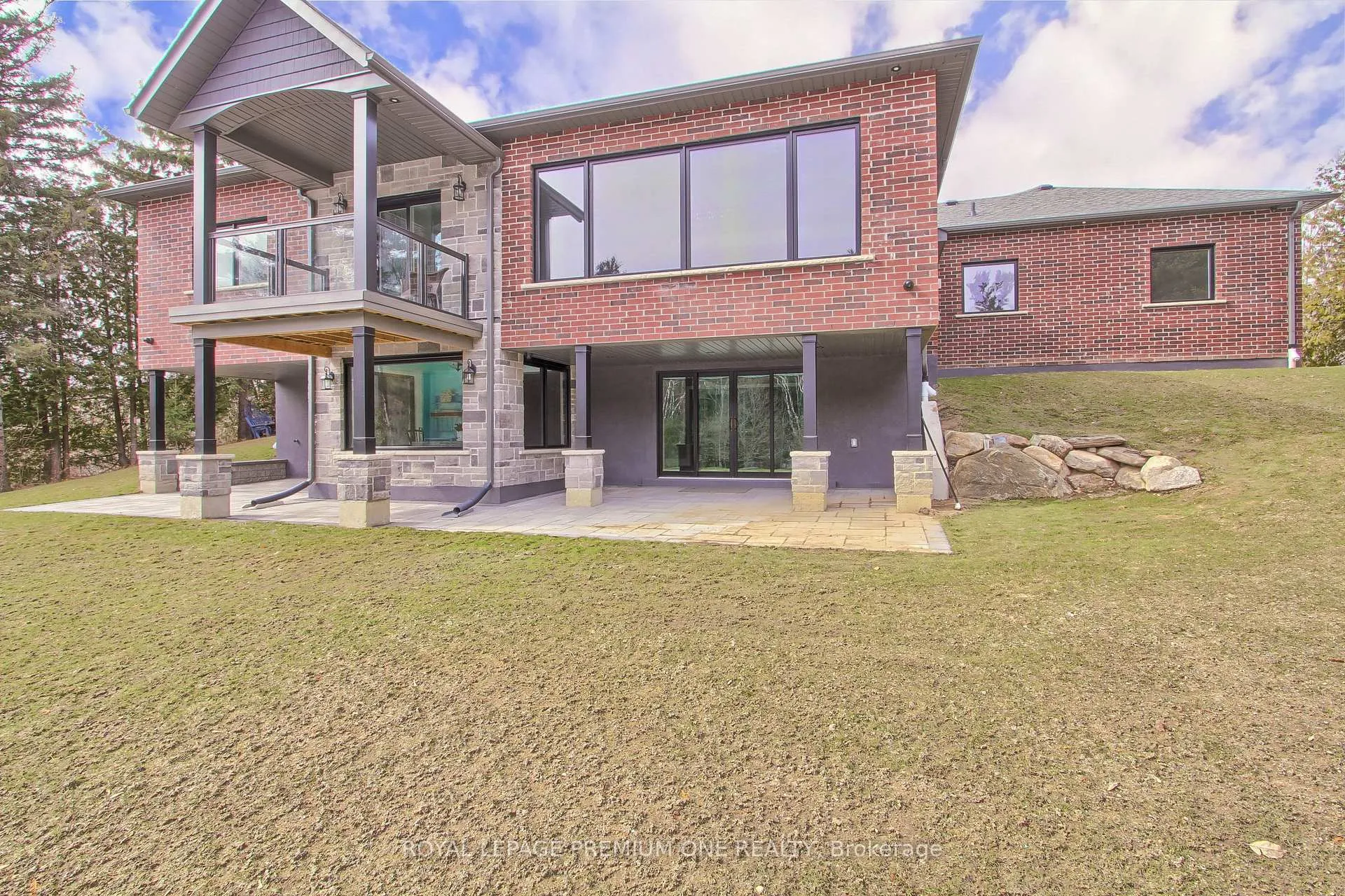 Photo 46 of 211 Pine Avenue, Caledon, Palgrave — HOMEH
